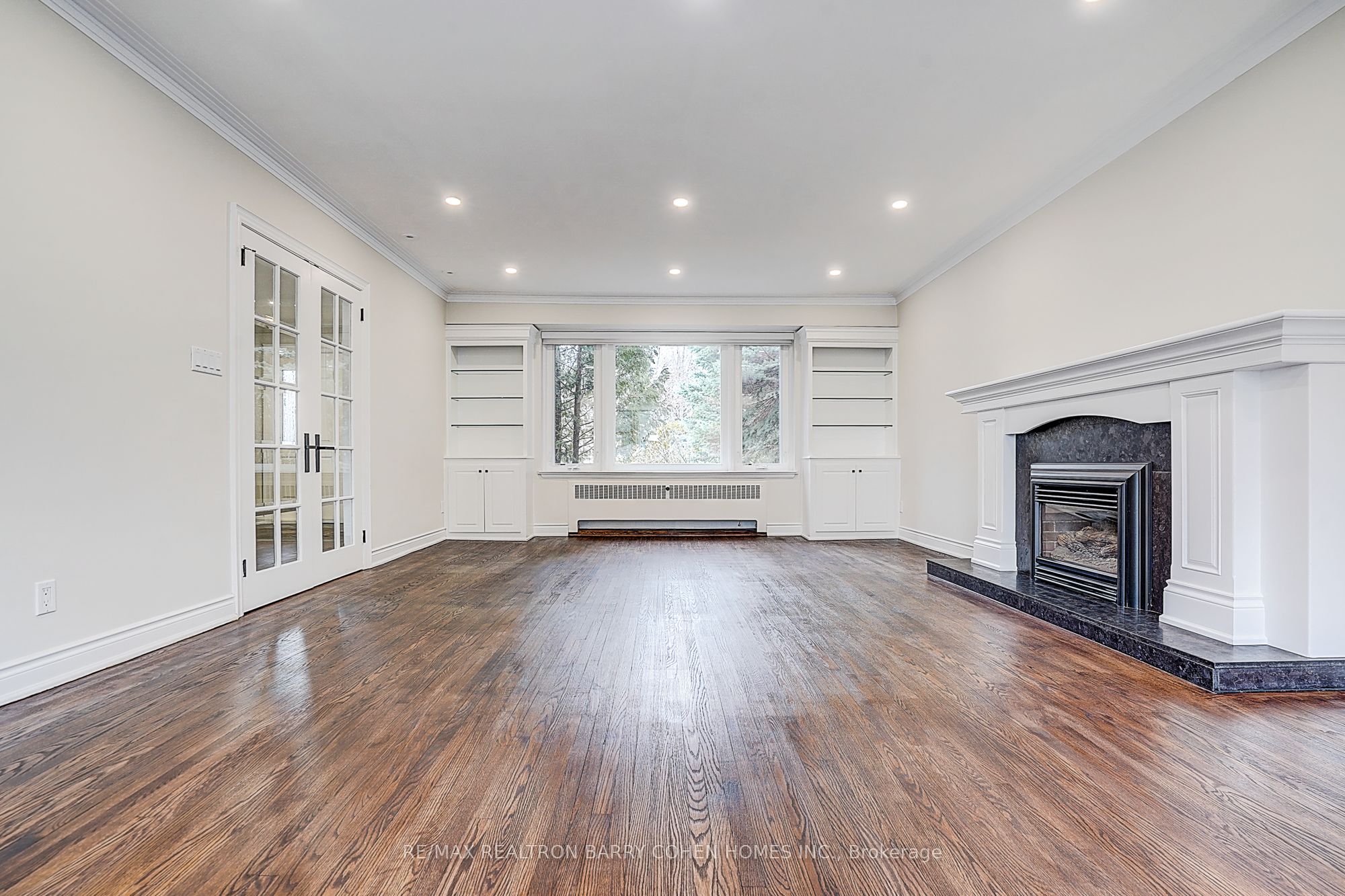 19 Lower Links Road, Toronto, ON M2P 1H5 photo 3