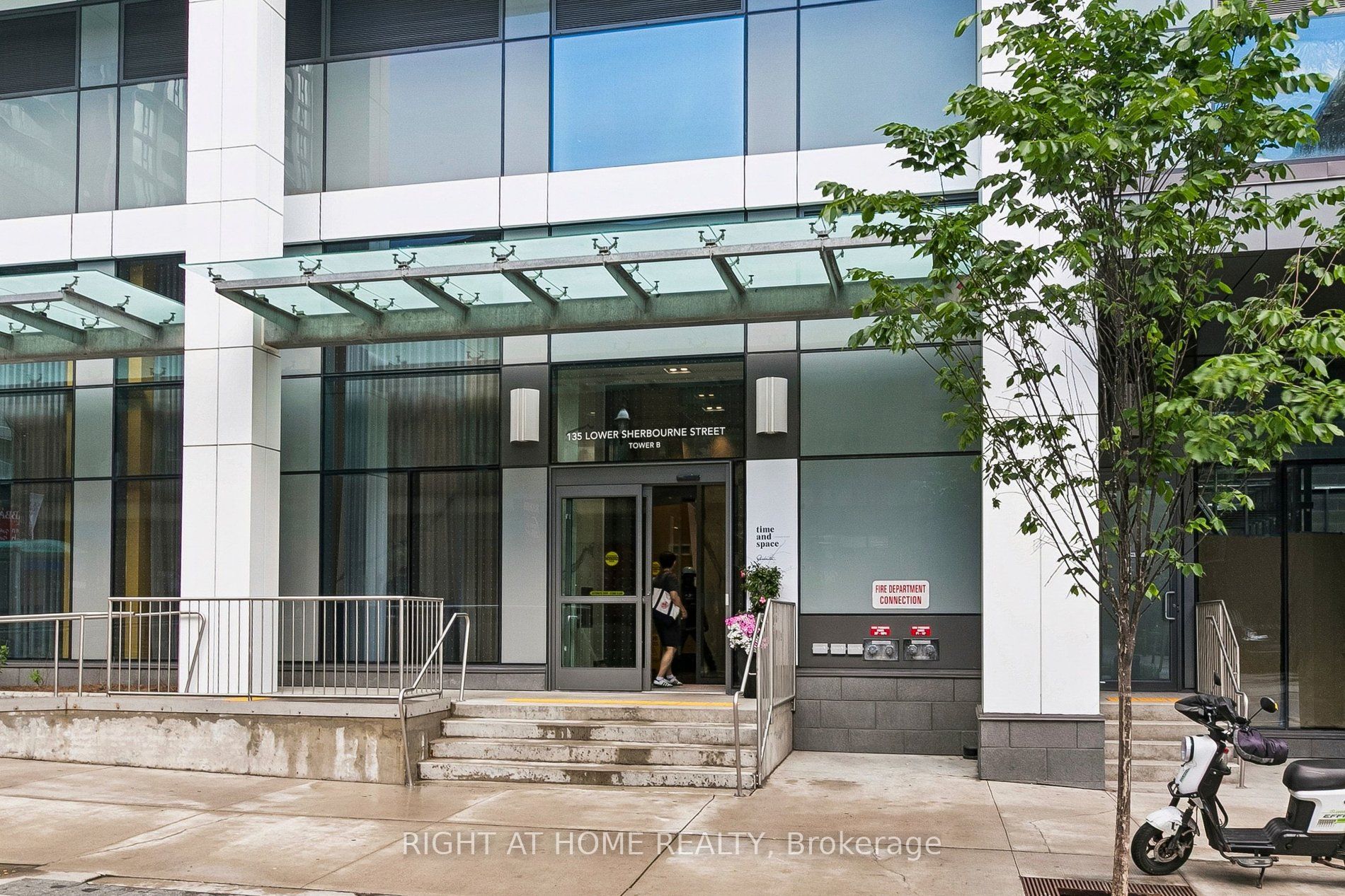135 Lower Sherbourne Street 2328, Toronto, ON M5A 1Y4 photo 3
