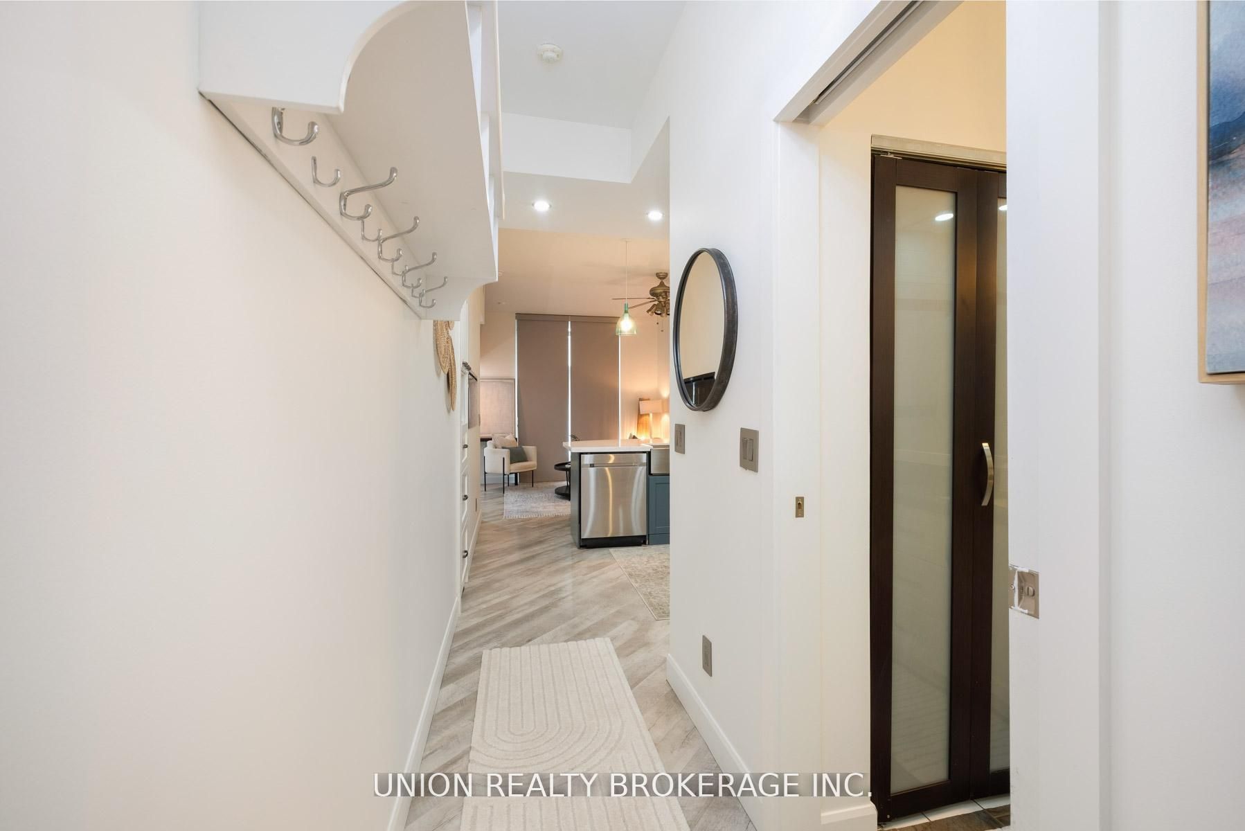18 Yonge Street 606, Toronto, ON M5E 1Z8 photo 3