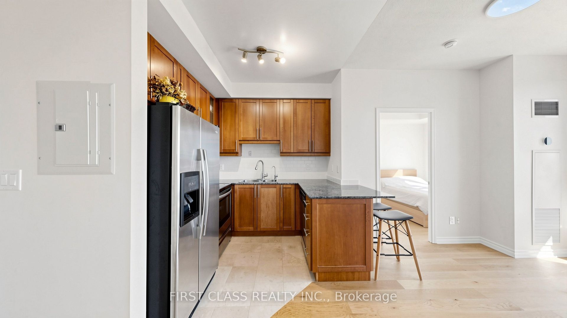18 Holmes Avenue 612, Toronto, ON M2N 0E1 photo 3