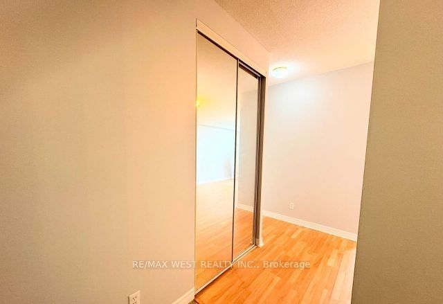 1700 Eglinton Avenue PH7, Toronto, ON M4A 2Z4 photo 2