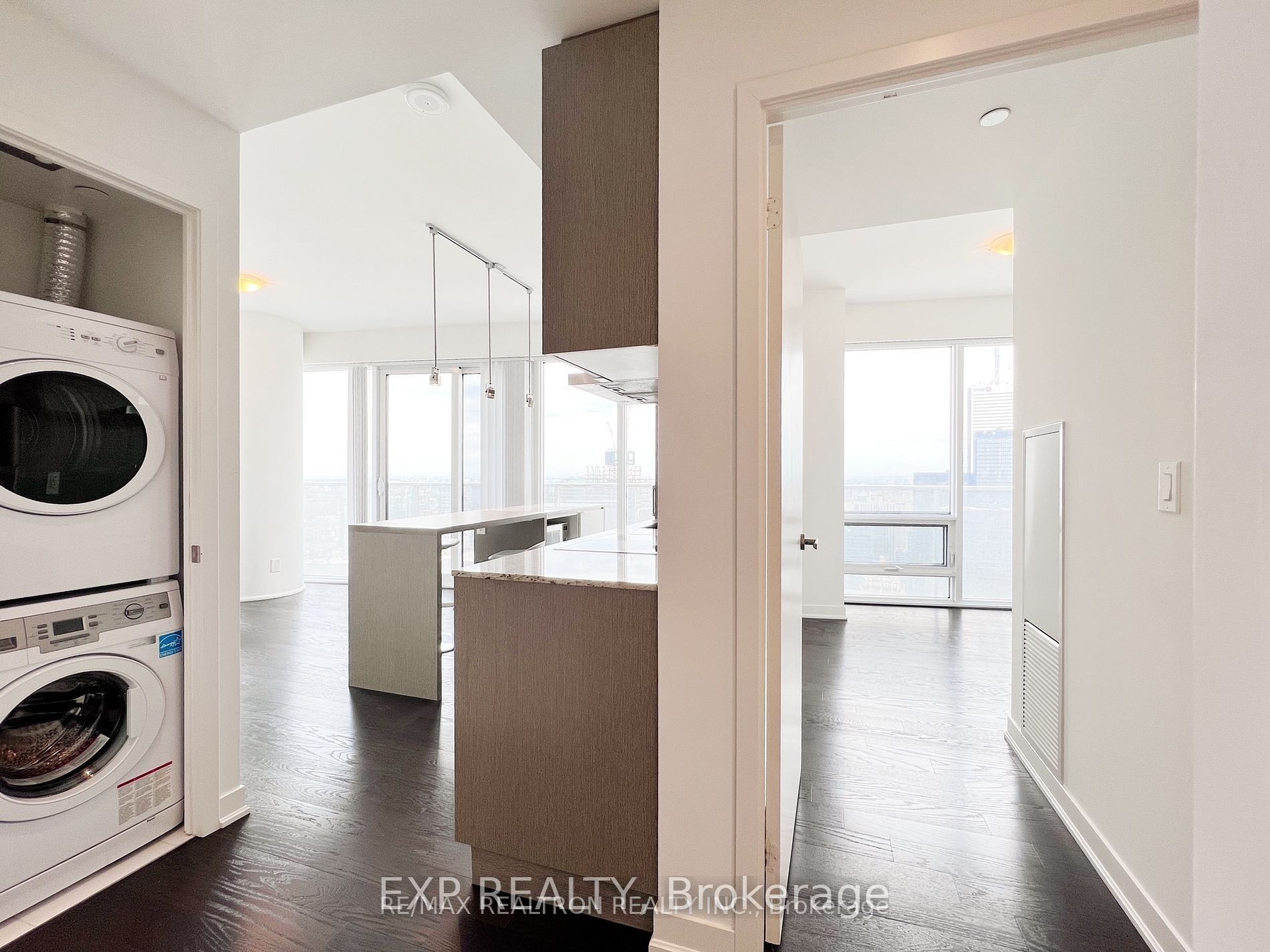 100 Harbour Street 6302, Toronto, ON M5J 0B5 photo 4