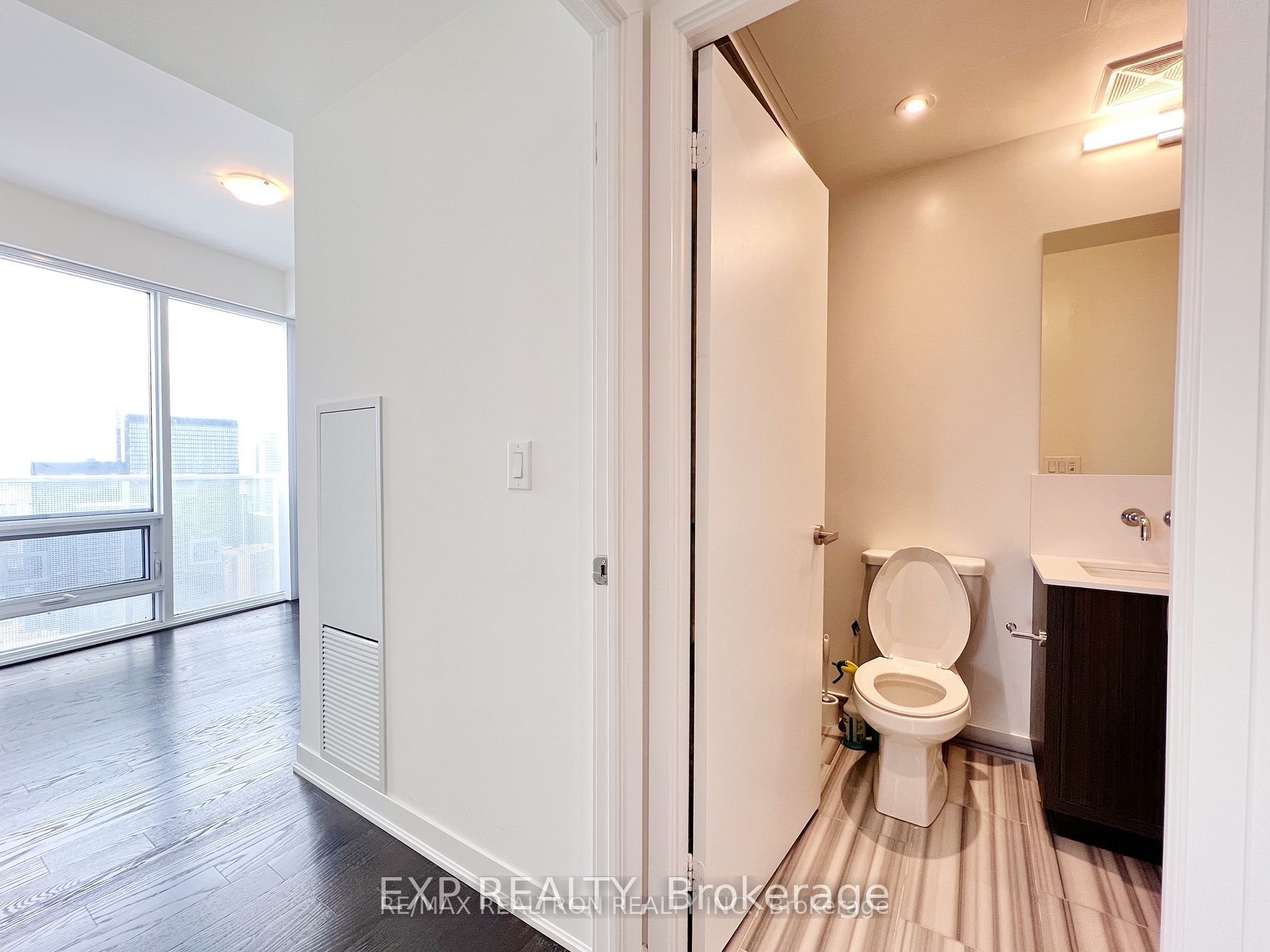 100 Harbour Street 6302, Toronto, ON M5J 0B5 photo 5