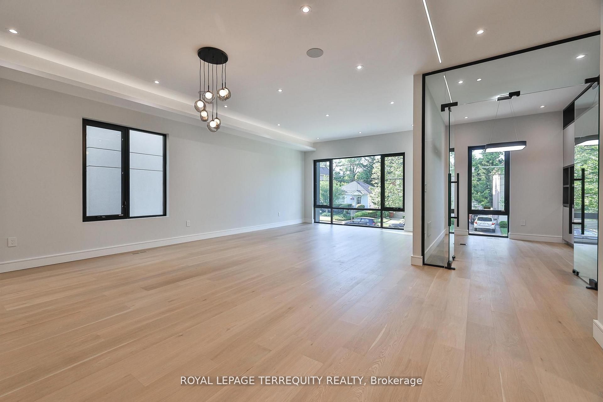 741 Woburn Avenue, Toronto, ON M5M 1M2 photo 2