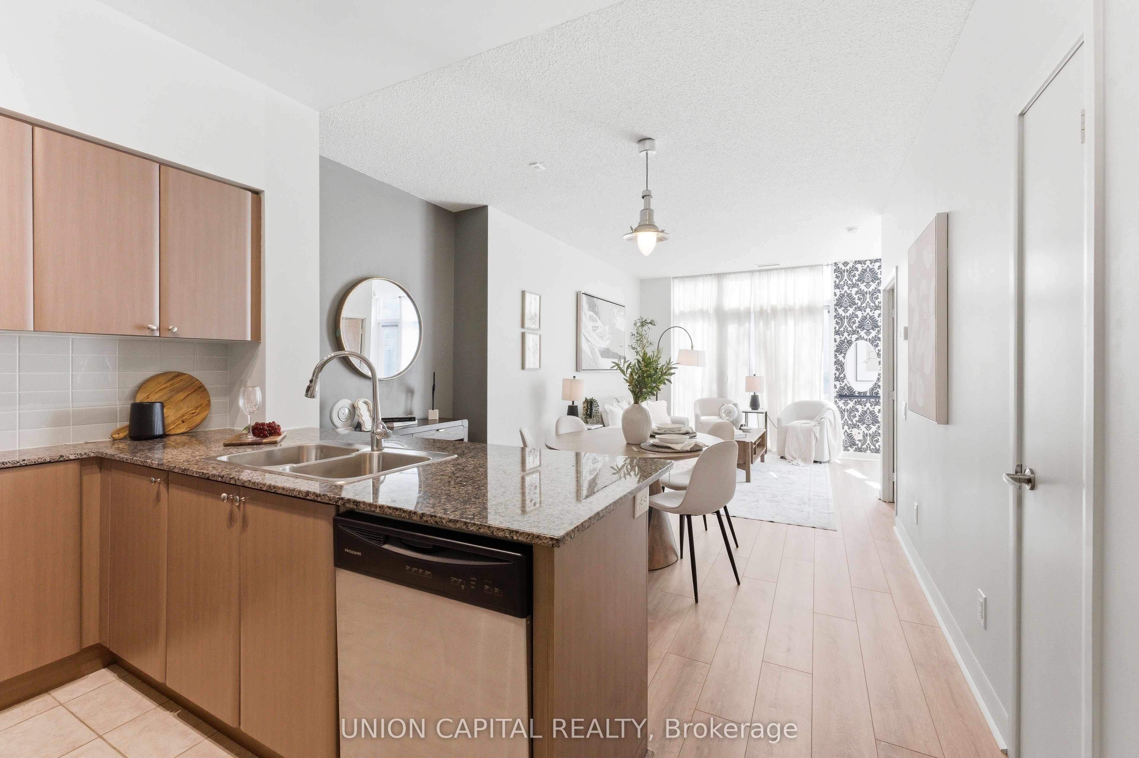 525 Wilson Avenue 147, Toronto, ON M3H 0A7 photo 2