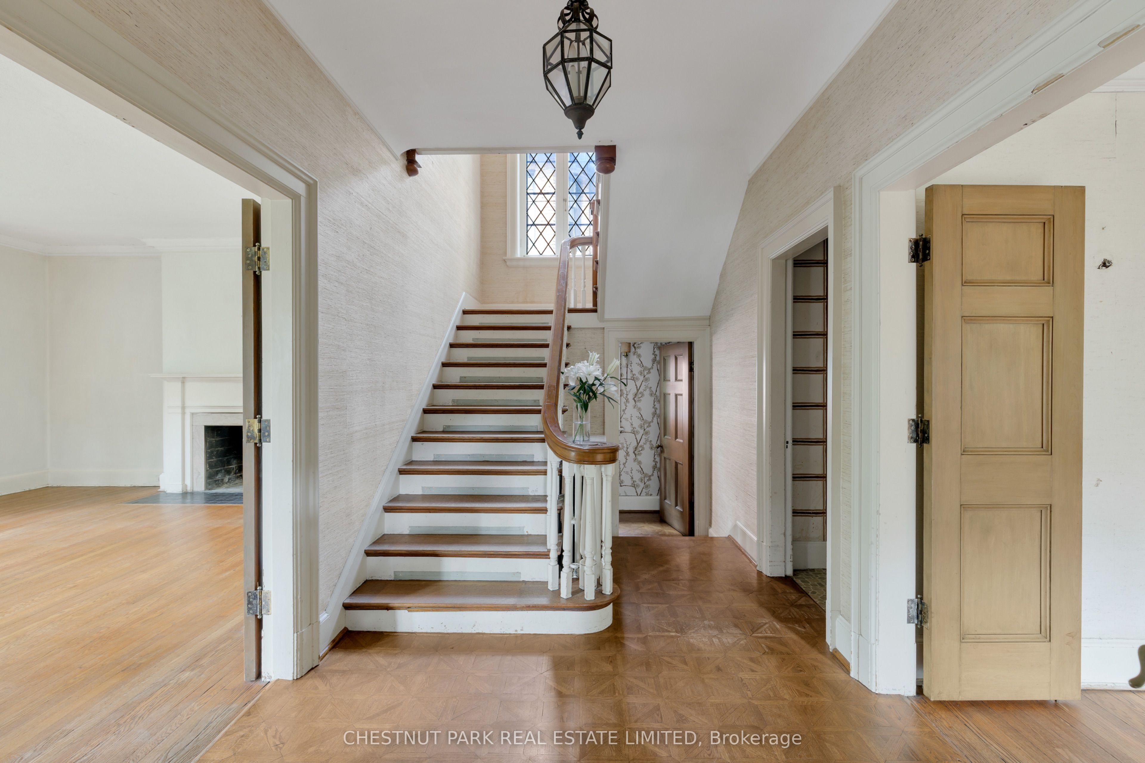 24 Castle Frank Crescent, Toronto, ON M4W 3A3 photo 4