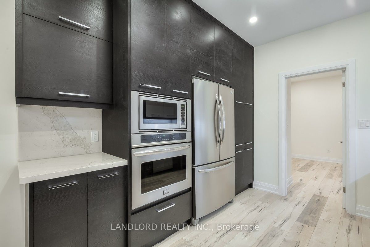 100 Massey Street Main & BSMT, Toronto, ON M6J 2T4 photo 3
