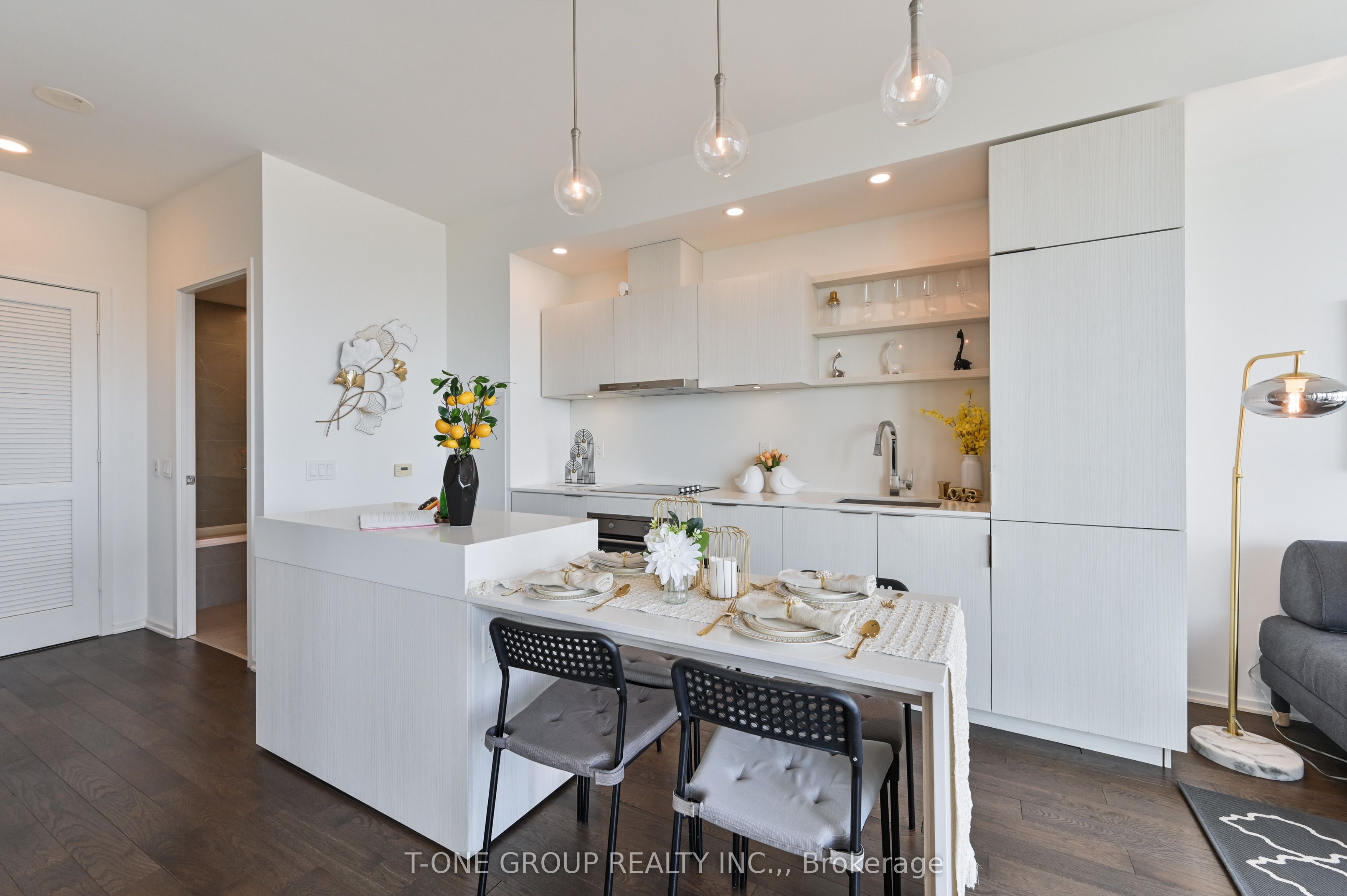 16 Bonnycastle Street 2706, Toronto, ON M5A 0C9 photo 4