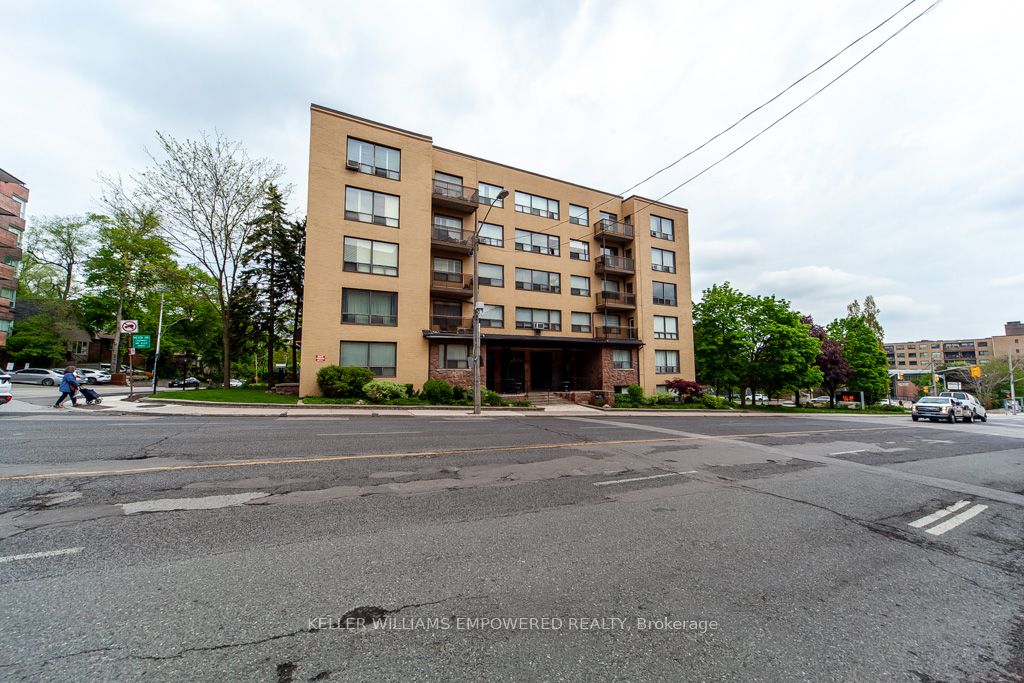 740 Eglinton Avenue W 205, Toronto, ON M5N 1C4 photo 2