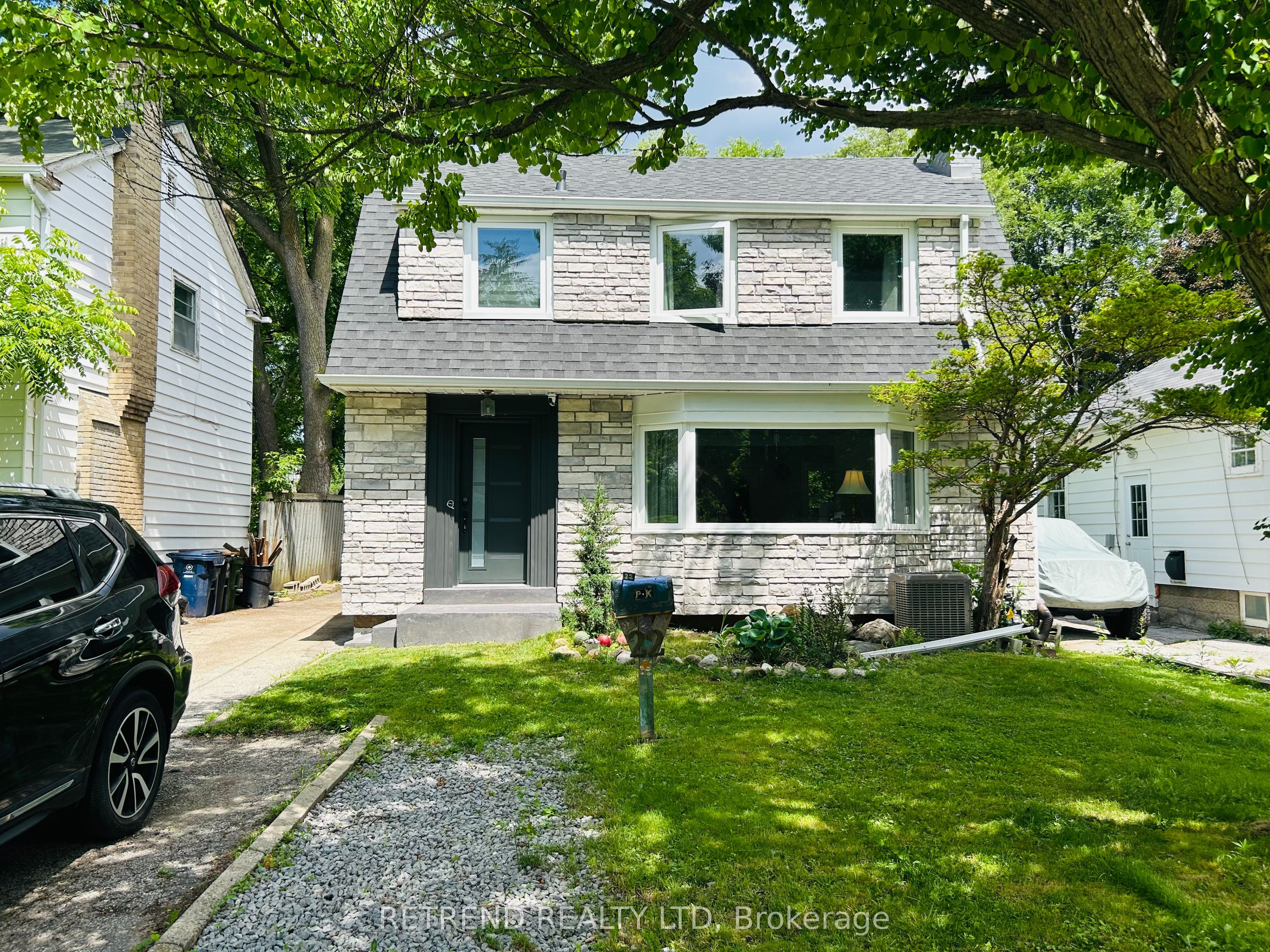 22 Wentworth Avenue, Toronto, ON M2N 1T6