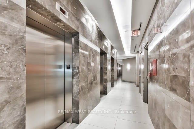 215 Fort York Boulevard 508, Toronto, ON M5V 4A2 photo 4