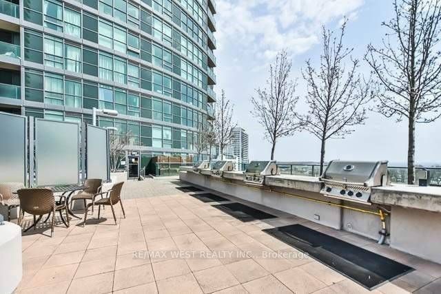 215 Fort York Boulevard 508, Toronto, ON M5V 4A2 photo 5