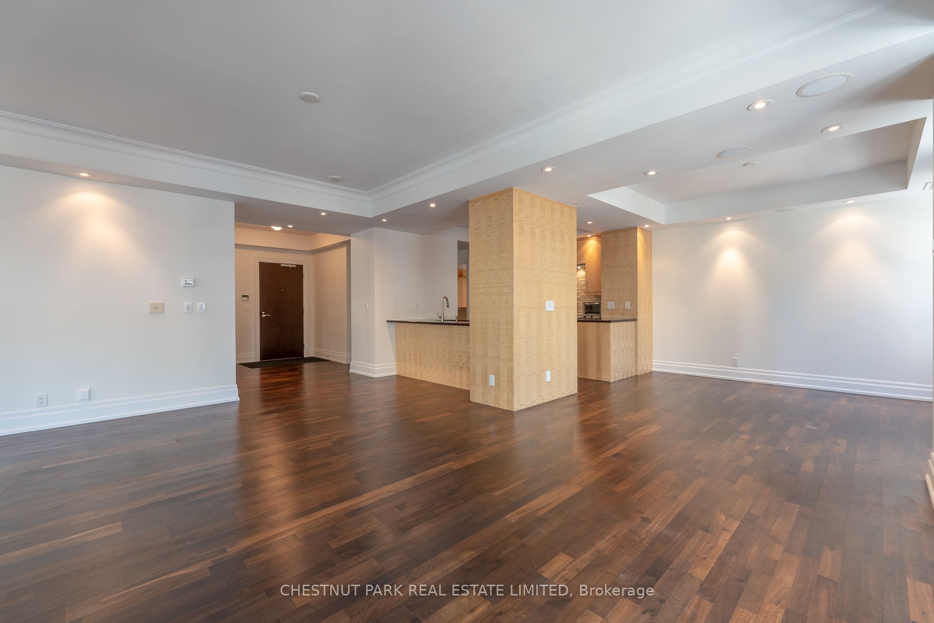 68 Yorkville Avenue 202, Toronto, ON M5R 3V7 photo 4