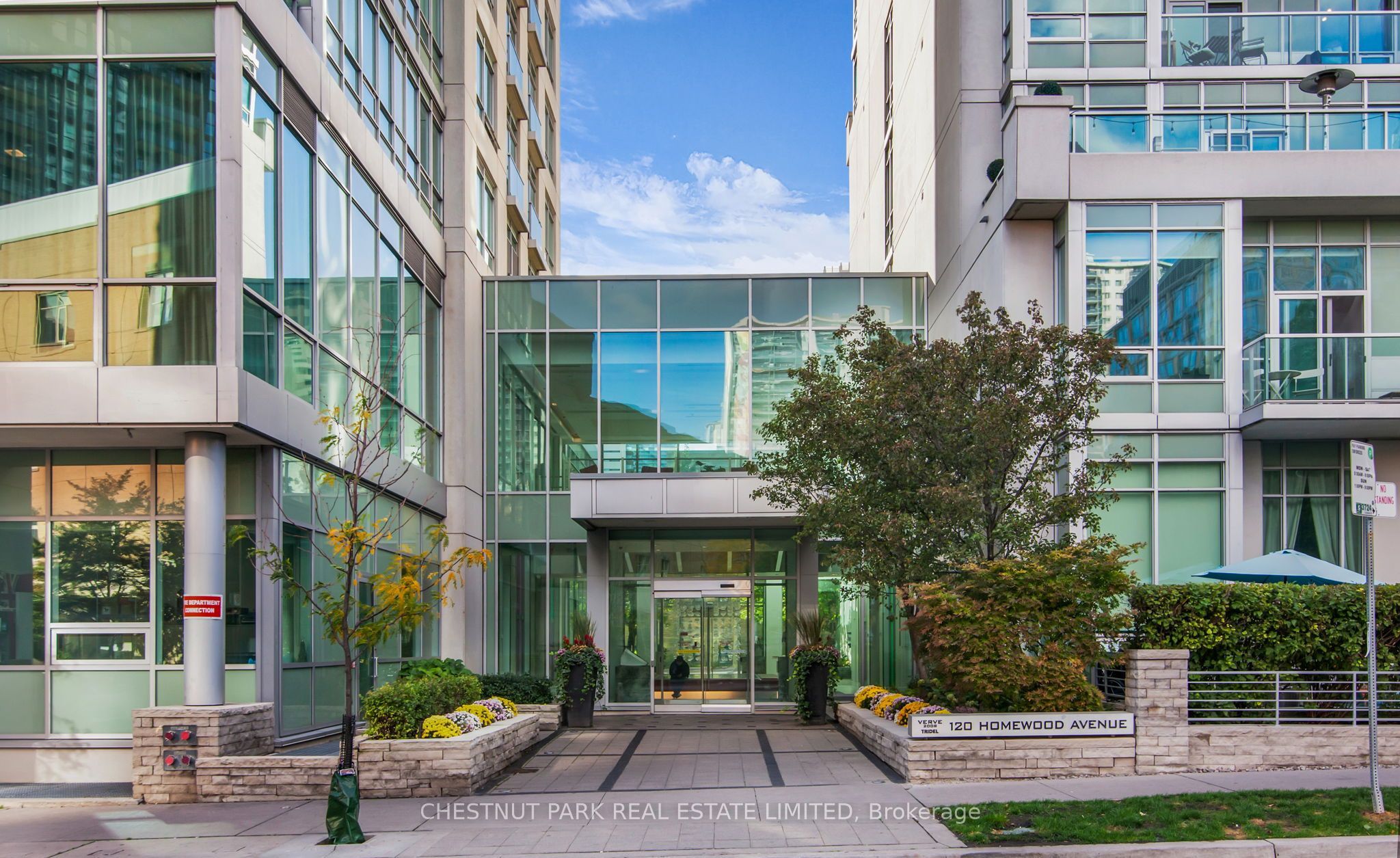 120 Homewood Avenue 617, Toronto, ON M4Y 2J3