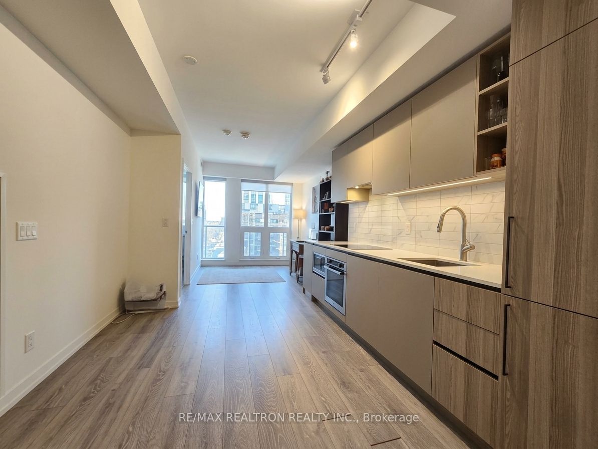 55 Mercer Street 1212, Toronto, ON M5V 3W2 photo 4