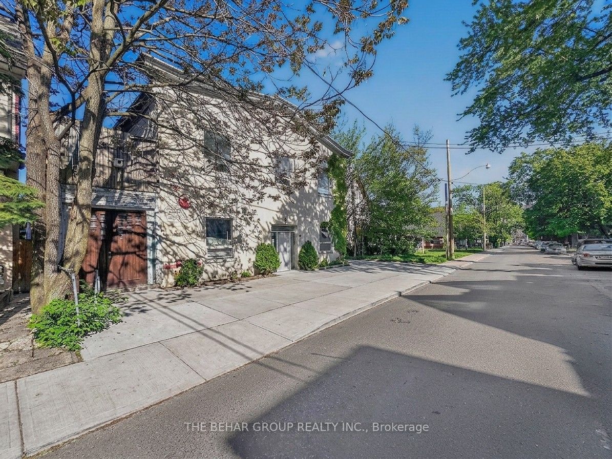 65 Bellwoods Avenue, Toronto, ON M6J 3N4 photo 2