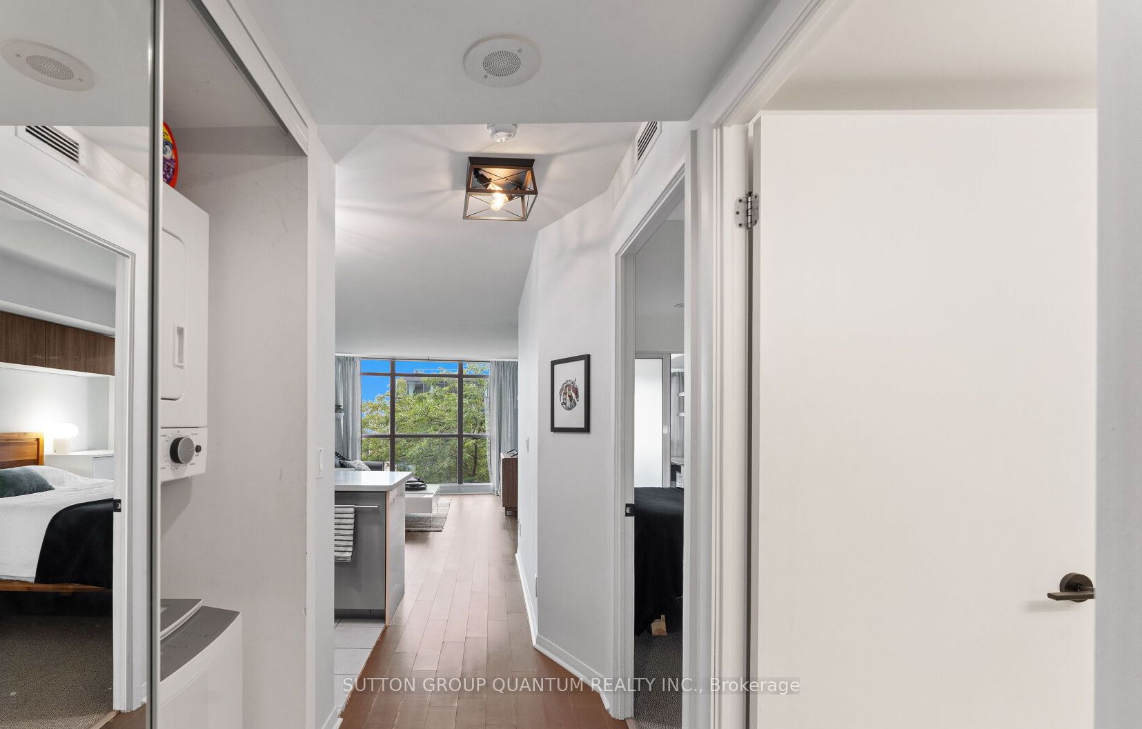 219 Fort York Boulevard 1110, Toronto, ON M5V 1B1 photo 2