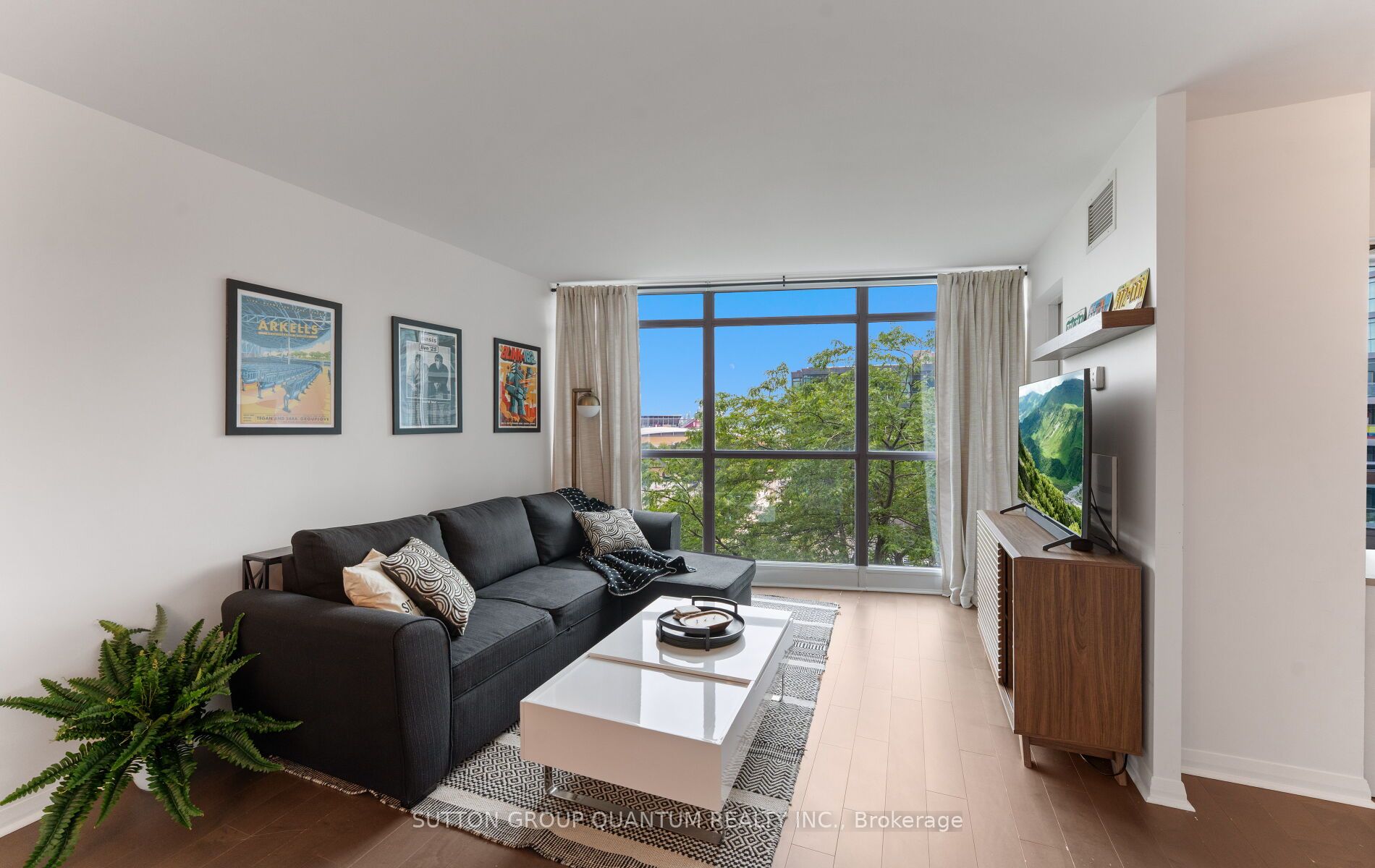 219 Fort York Boulevard 1110, Toronto, ON M5V 1B1 photo 5