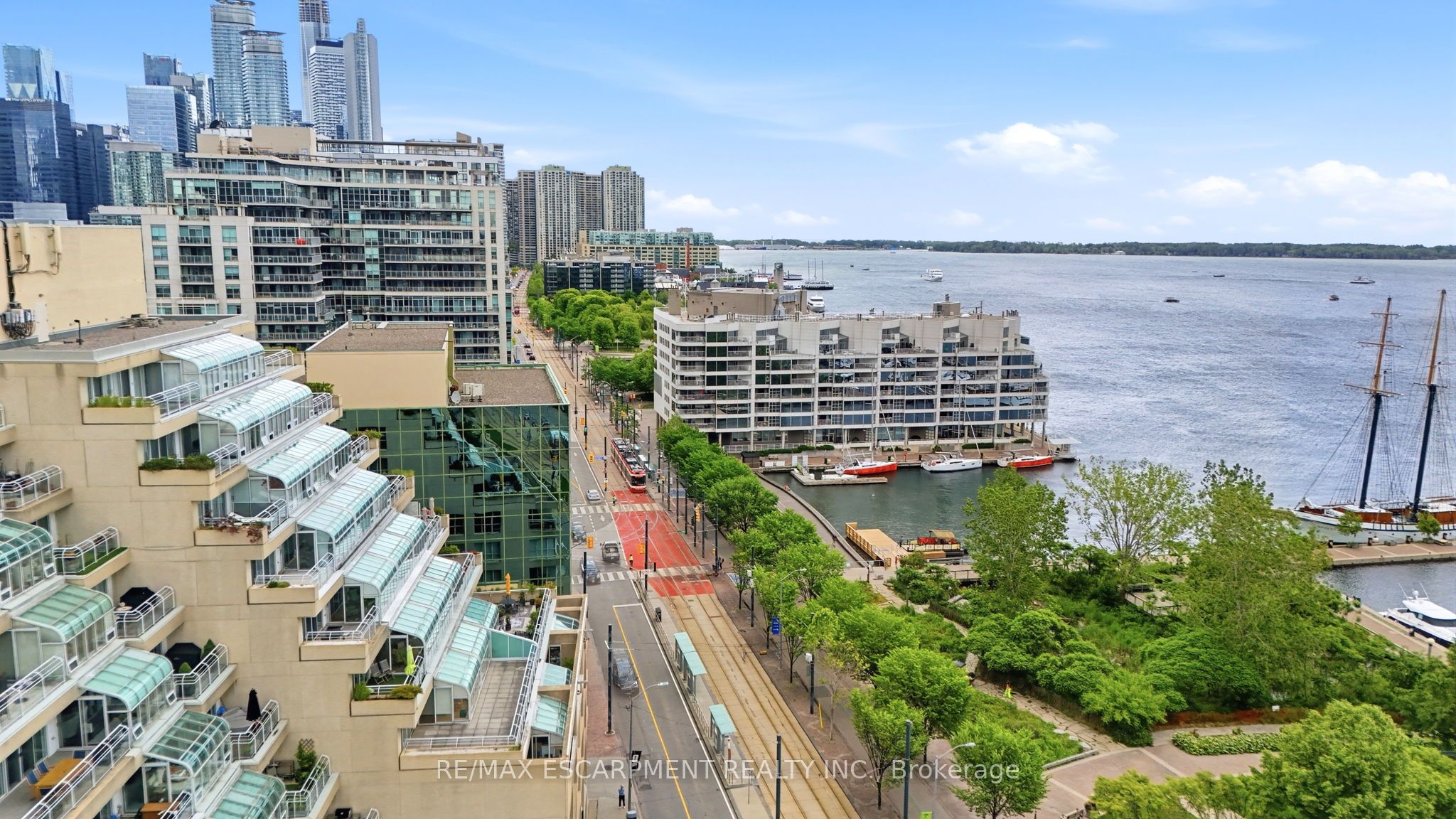 460 Queens Quay Way W 803E, Toronto, ON M5V 2Y5 photo 4