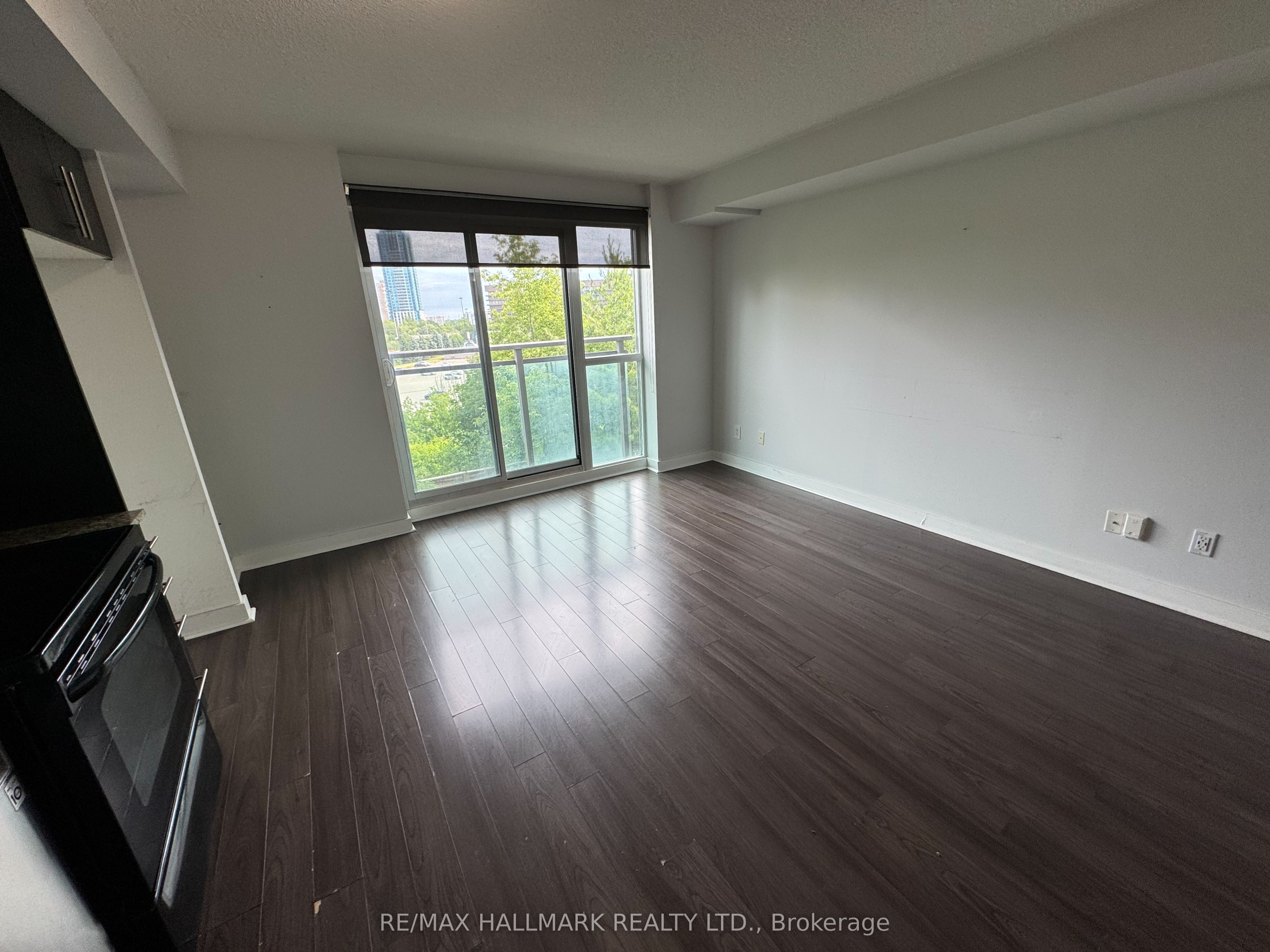 120 Dallimore Circle 417, Toronto, ON M3C 4J1 photo 2