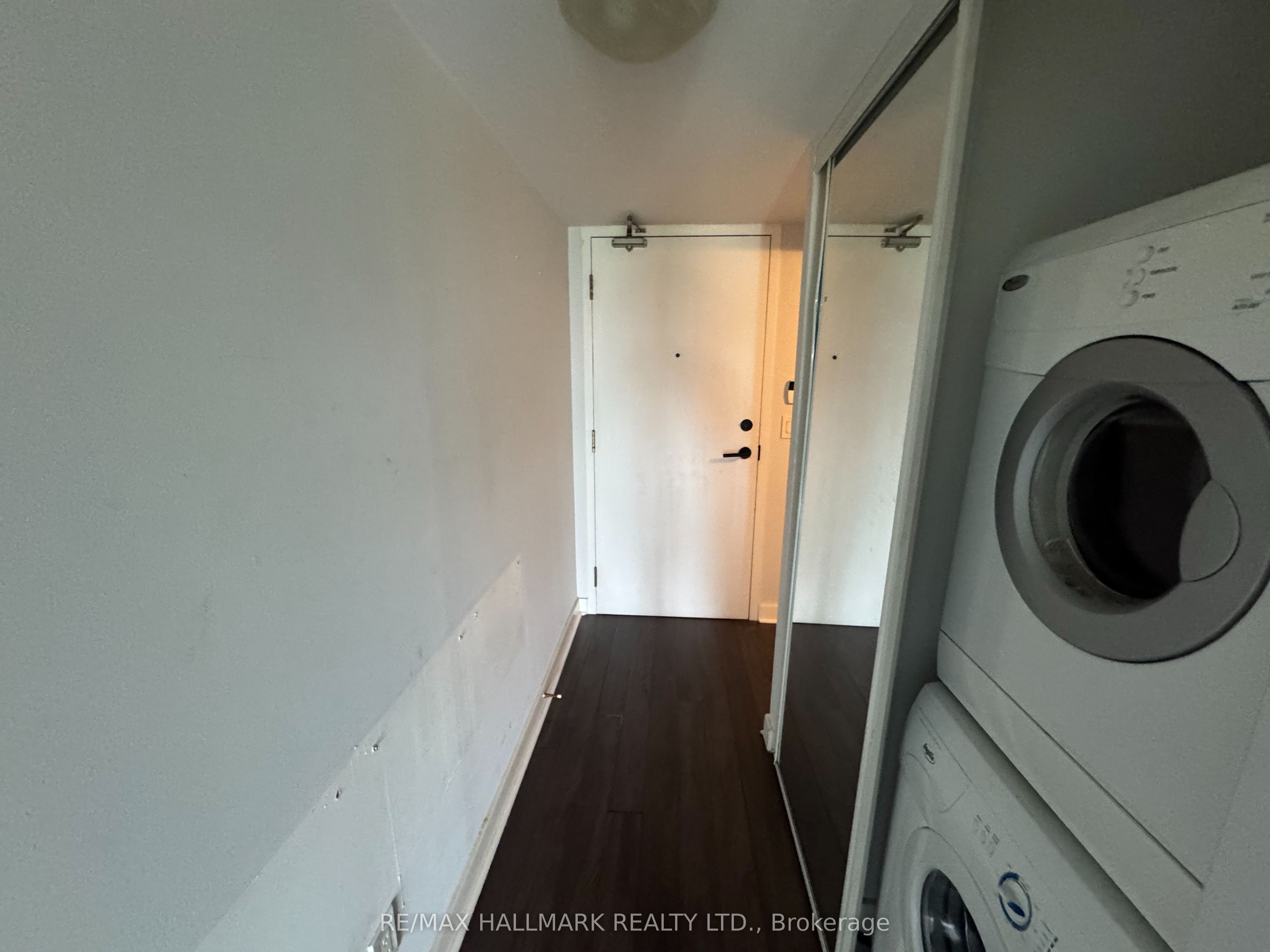 120 Dallimore Circle 417, Toronto, ON M3C 4J1 photo 4