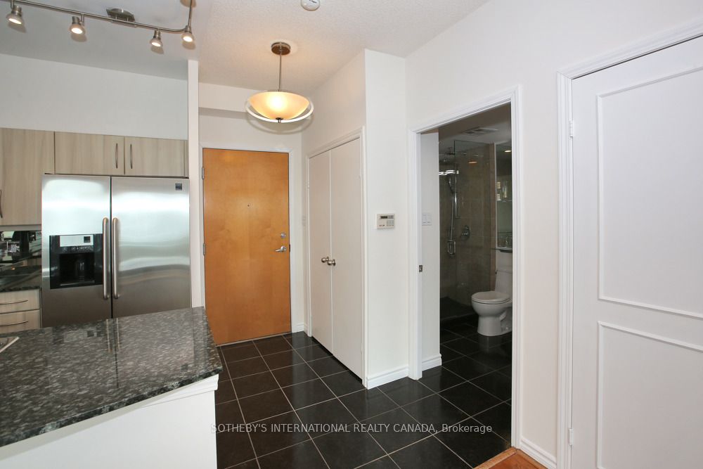 600 Queens Quay W SPH22, Toronto, ON M5V 3M3 photo 2
