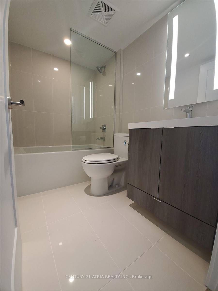 585 Bloor Street E 919, Toronto, ON M4W 0B3 photo 4