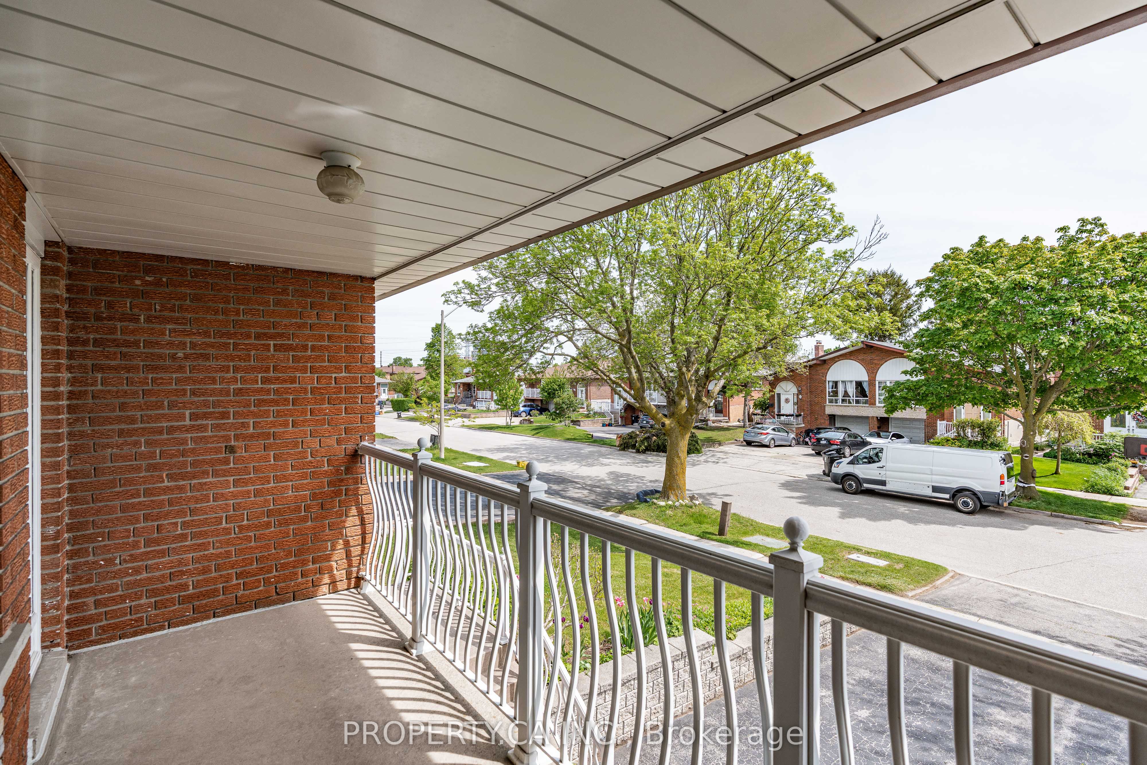 48 Navaho Drive, Toronto, ON M2H 2X3 photo 2