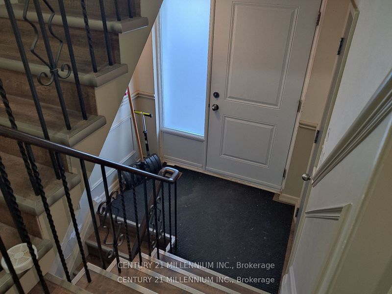 59 Garthdale Court Main, Toronto, ON M3H 5P7 photo 2