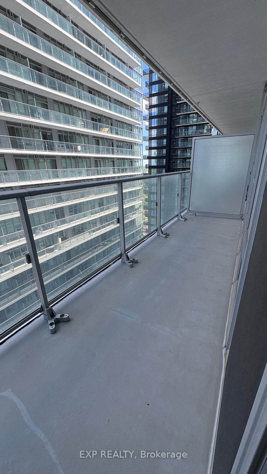 195 Redpath Avenue 2713, Toronto, ON M4P 0E4 photo 4