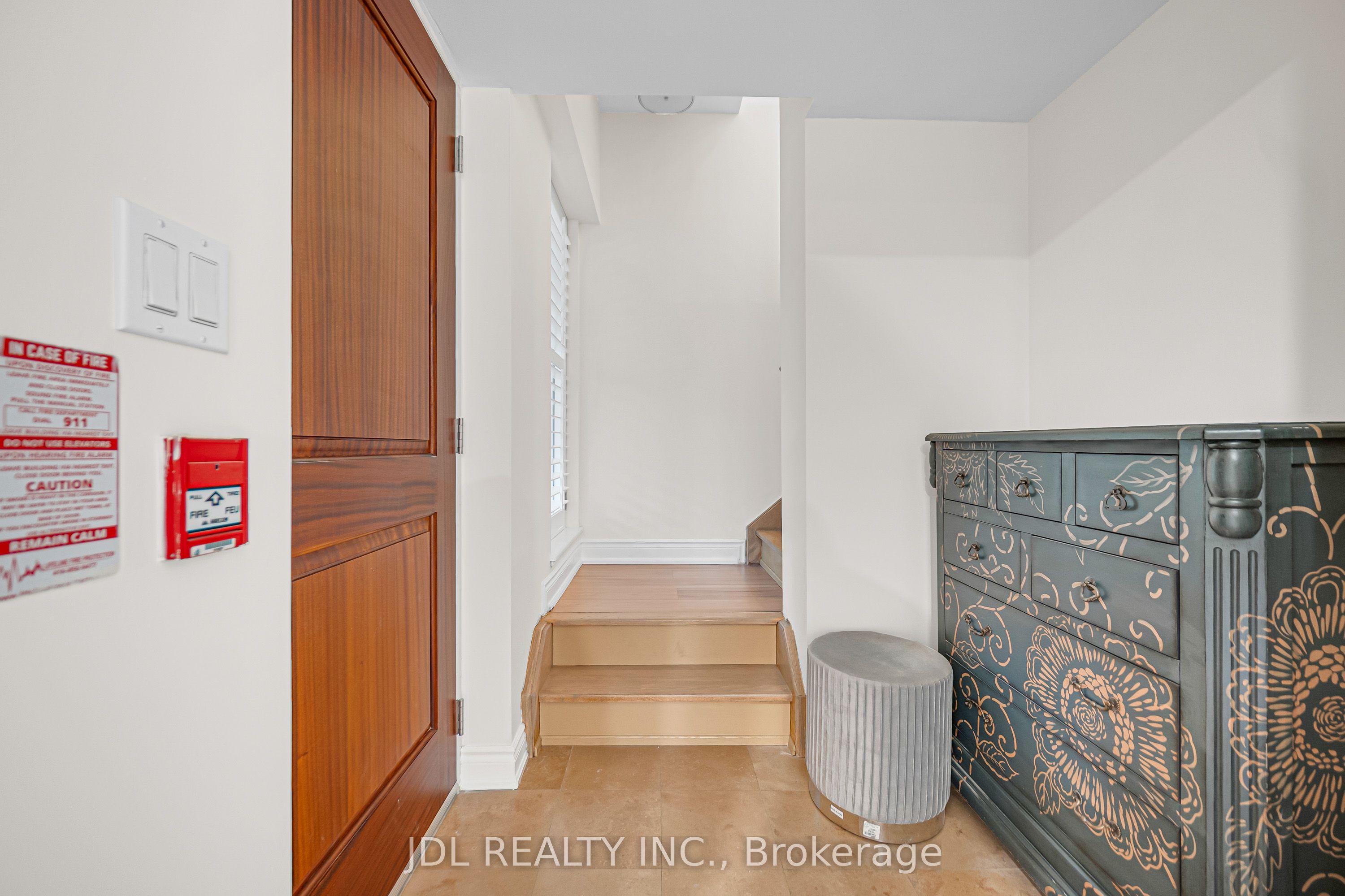 761 Bay Street TH07, Toronto, ON M5G 2R2 photo 2