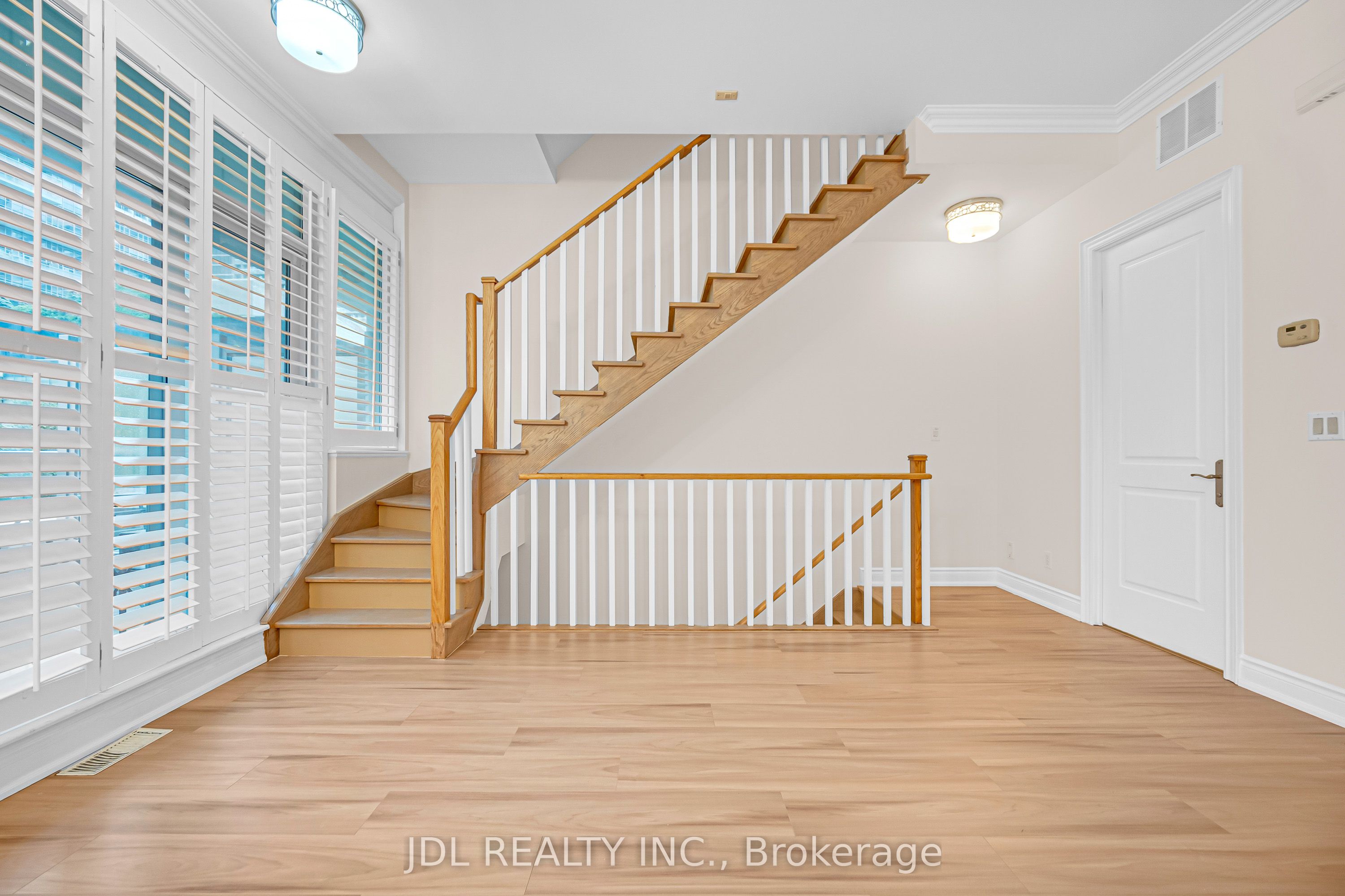 761 Bay Street TH07, Toronto, ON M5G 2R2 photo 5