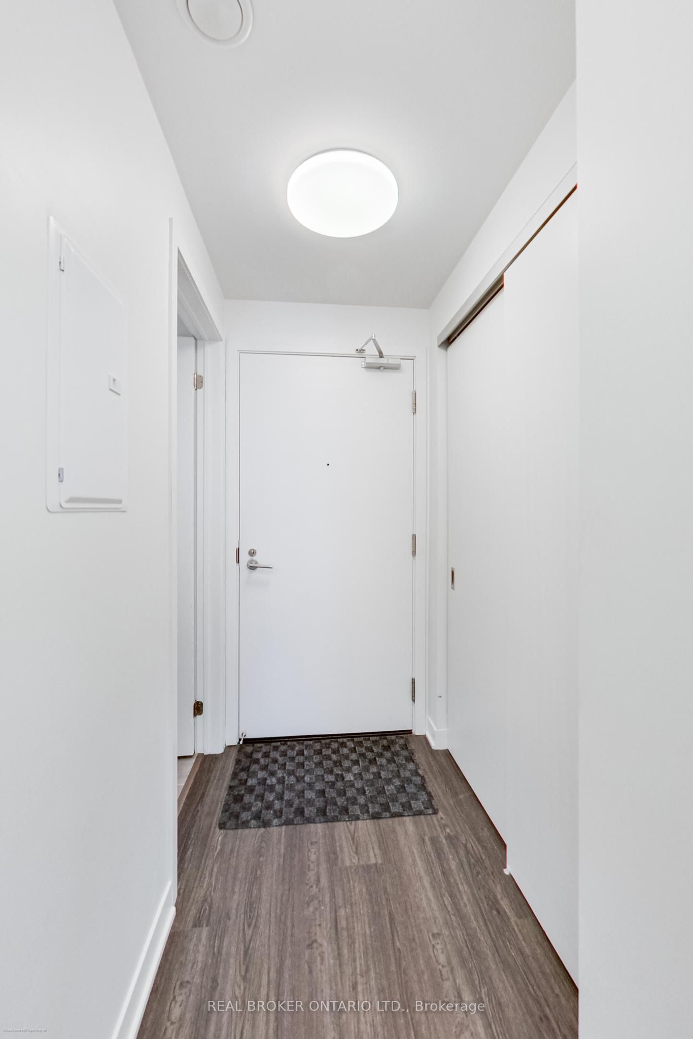 185 Alberta Avenue 1207, Toronto, ON M6C 0A5 photo 3