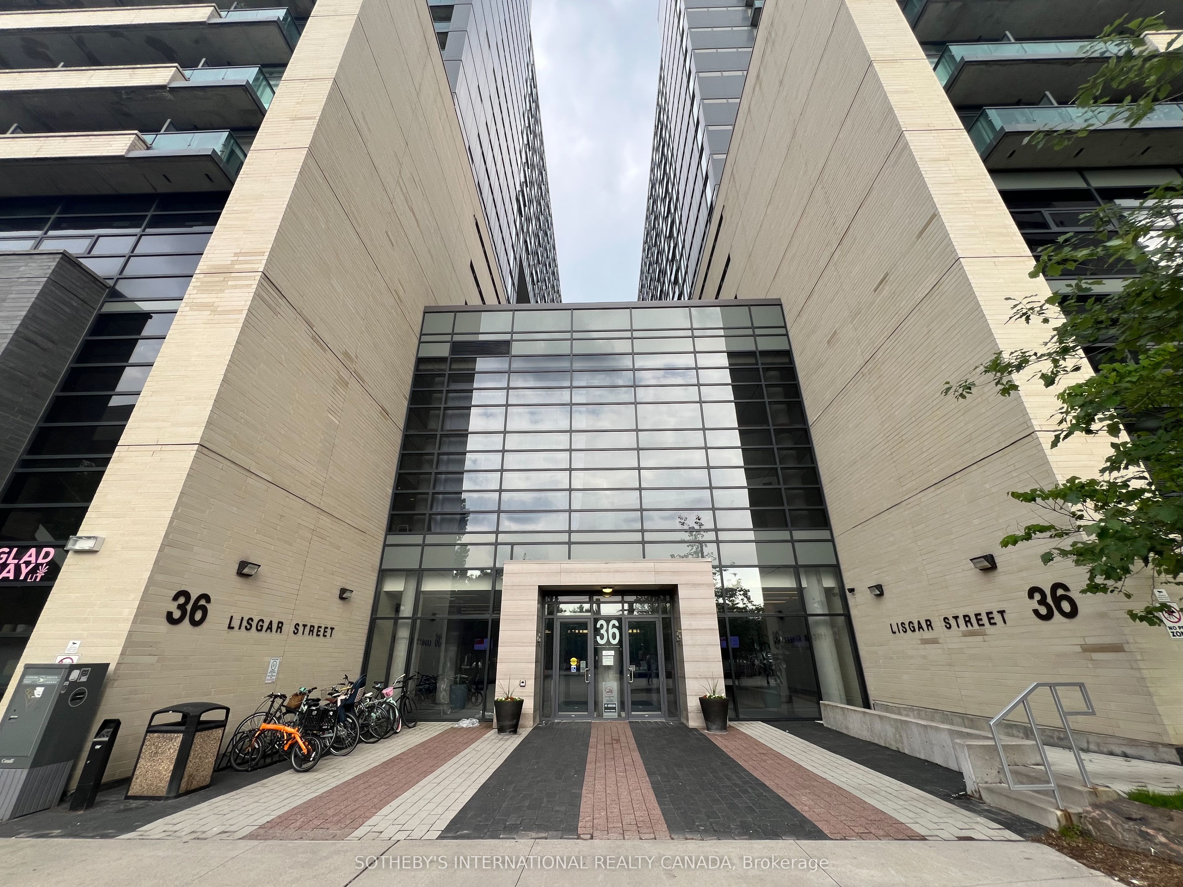36 Lisgar Street 815, Toronto, ON M6J 0C7 photo 2