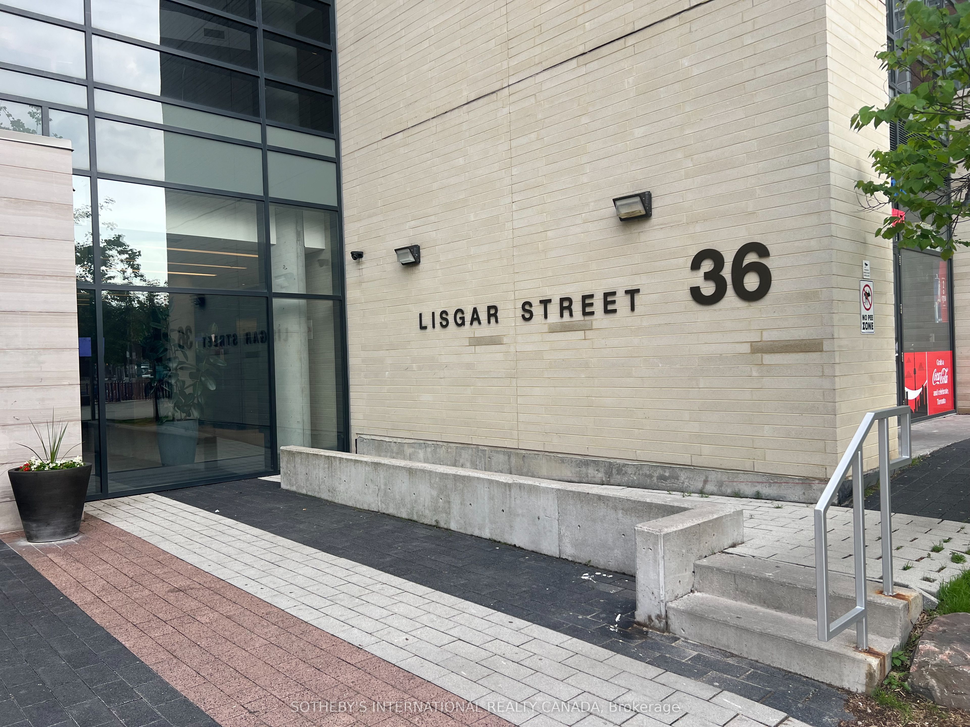 36 Lisgar Street 815, Toronto, ON M6J 0C7 photo 3