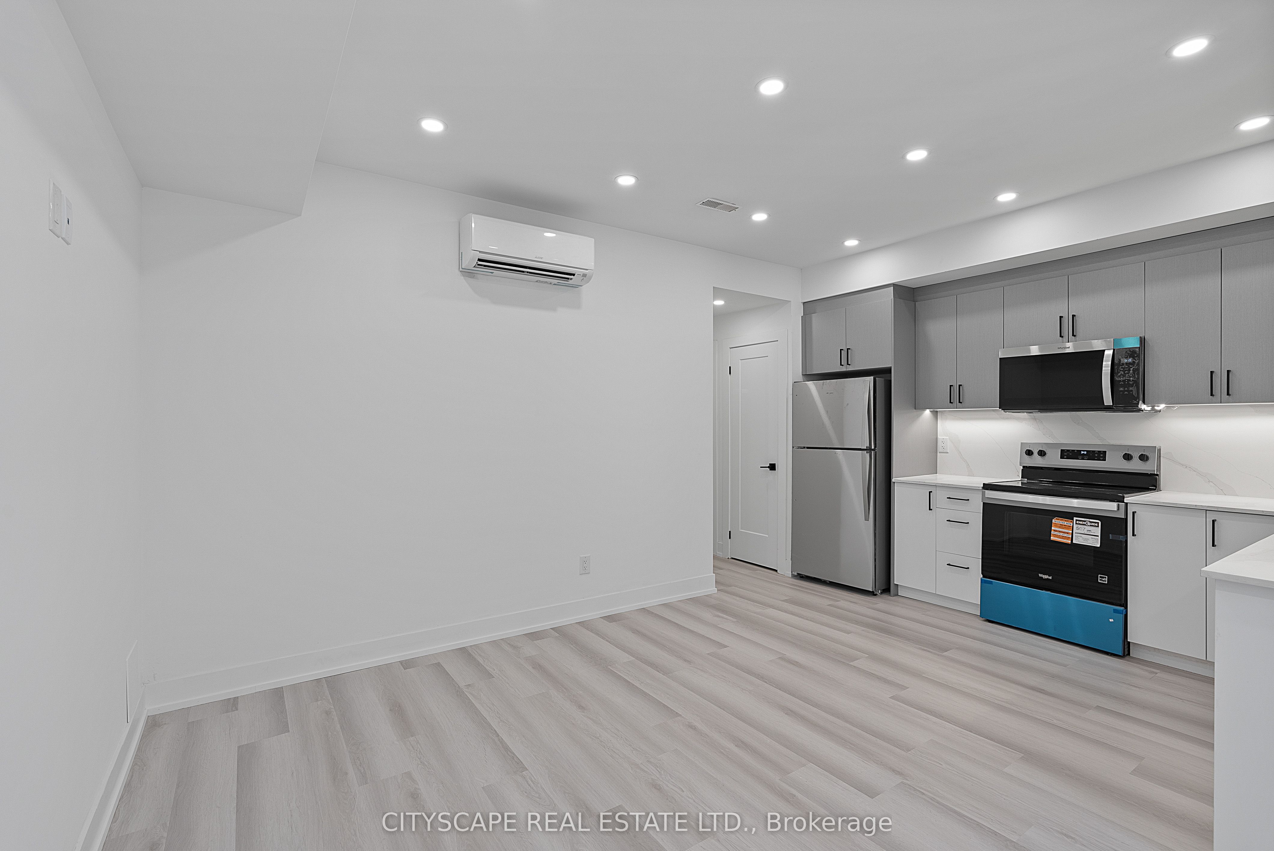 587 Oakwood Avenue 1, Toronto, ON M6E 2X8 photo 5
