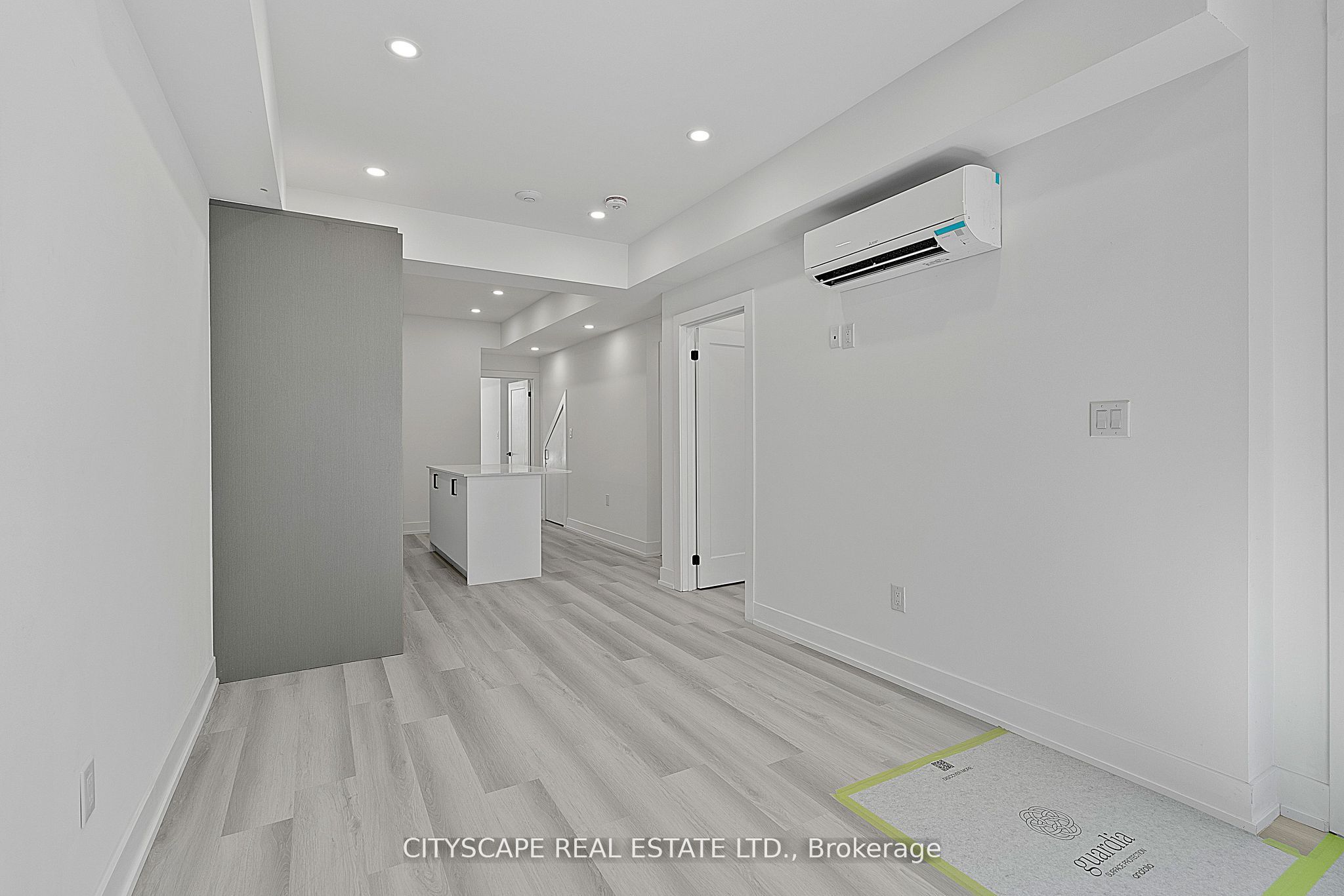 587 Oakwood Avenue 2 - Main, Toronto, ON M6E 2X8 photo 4