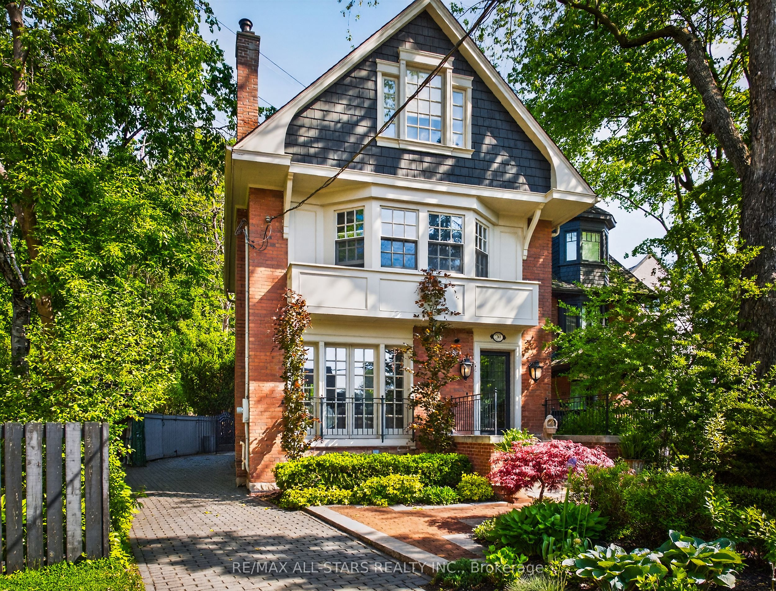 30 Edgewood Crescent, Toronto, ON M4W 3A9 photo 3