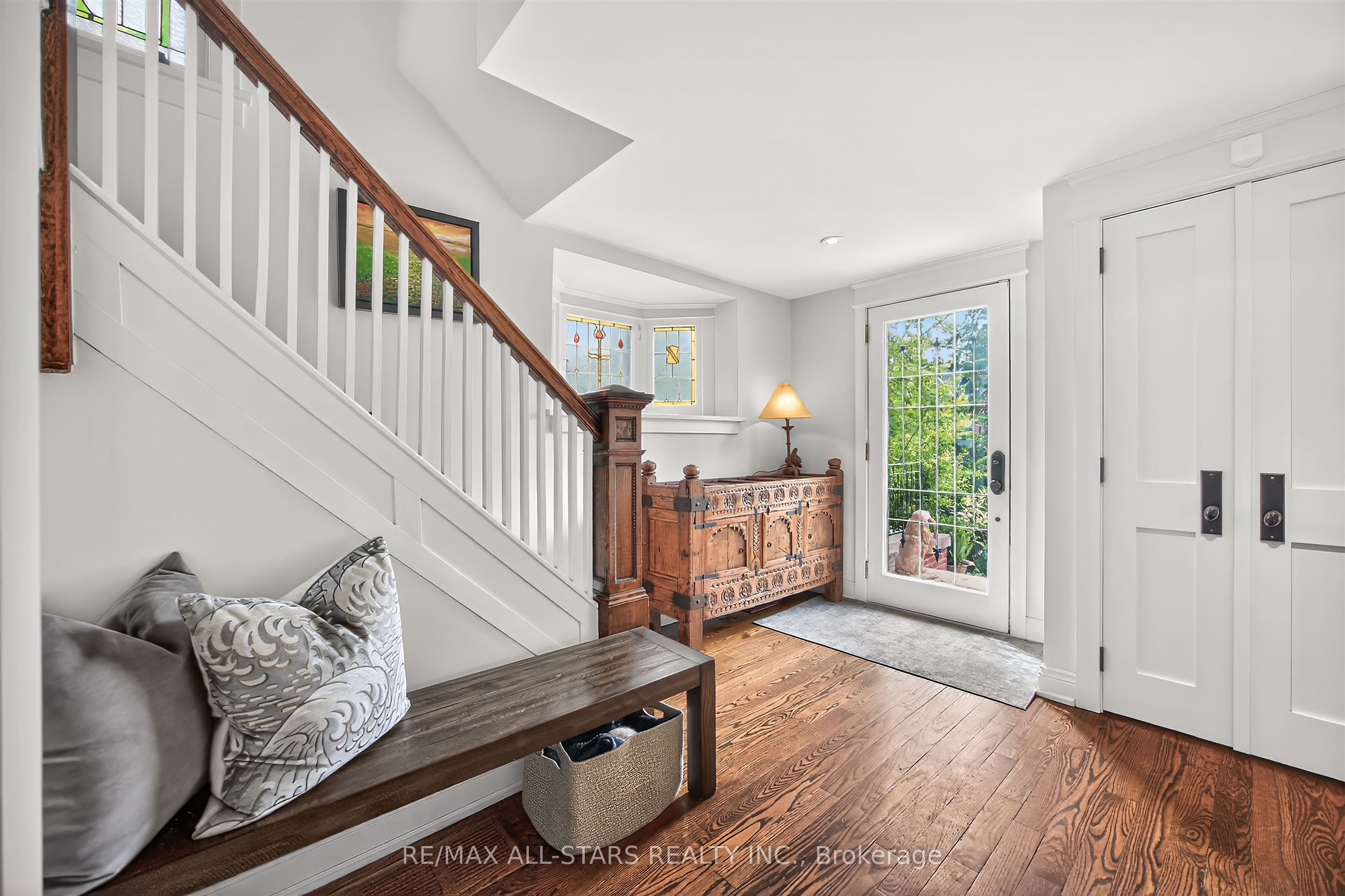 30 Edgewood Crescent, Toronto, ON M4W 3A9 photo 5