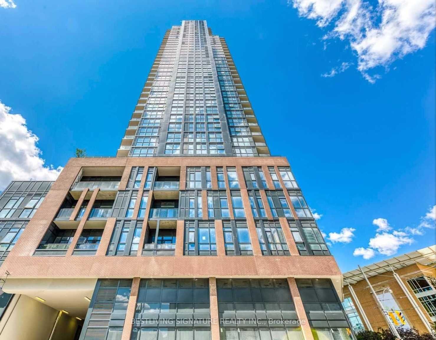 159 Wellesley Street E 903, Toronto, ON M4Y 0H5