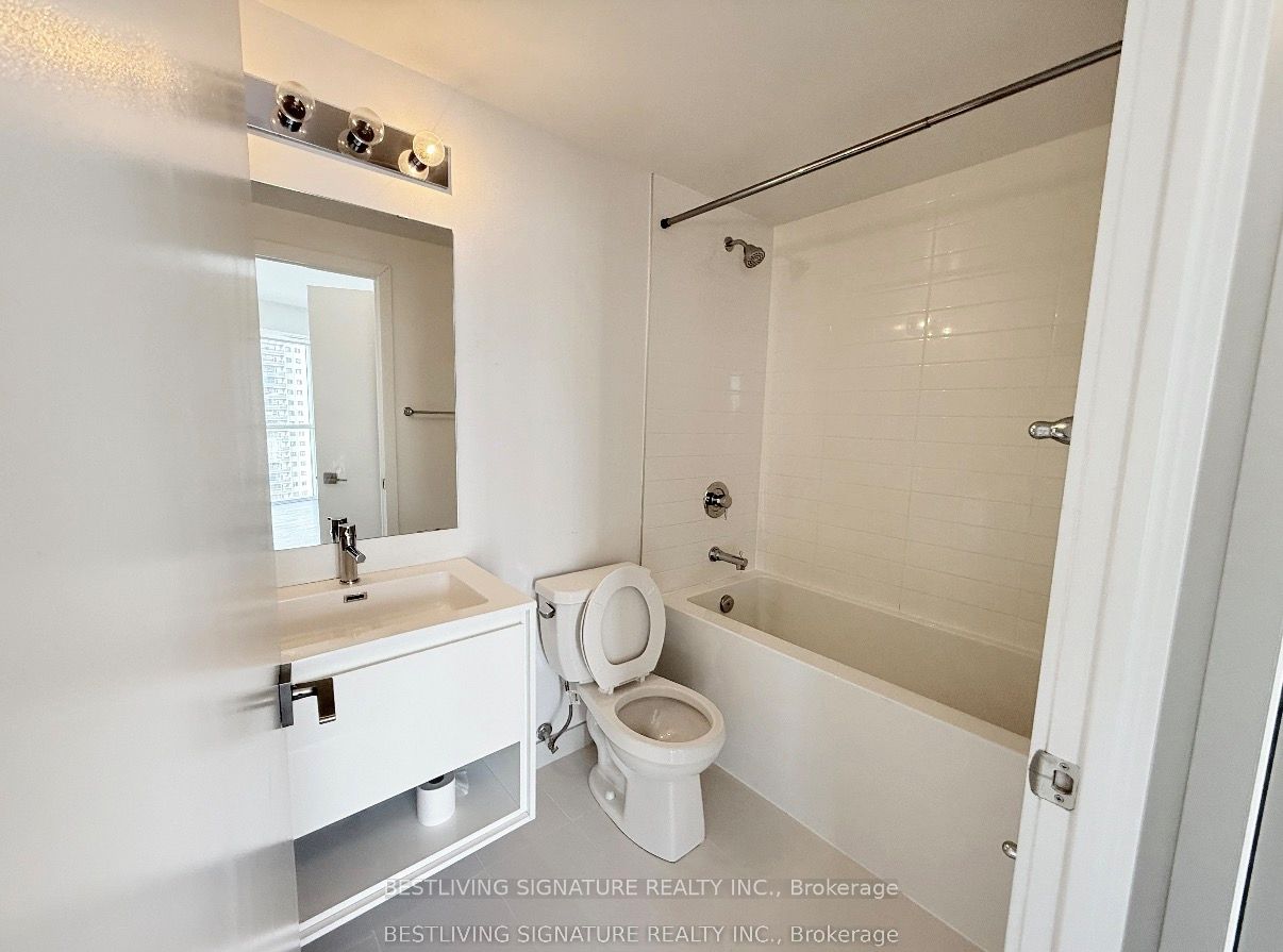 159 Wellesley Street E 903, Toronto, ON M4Y 0H5 photo 5