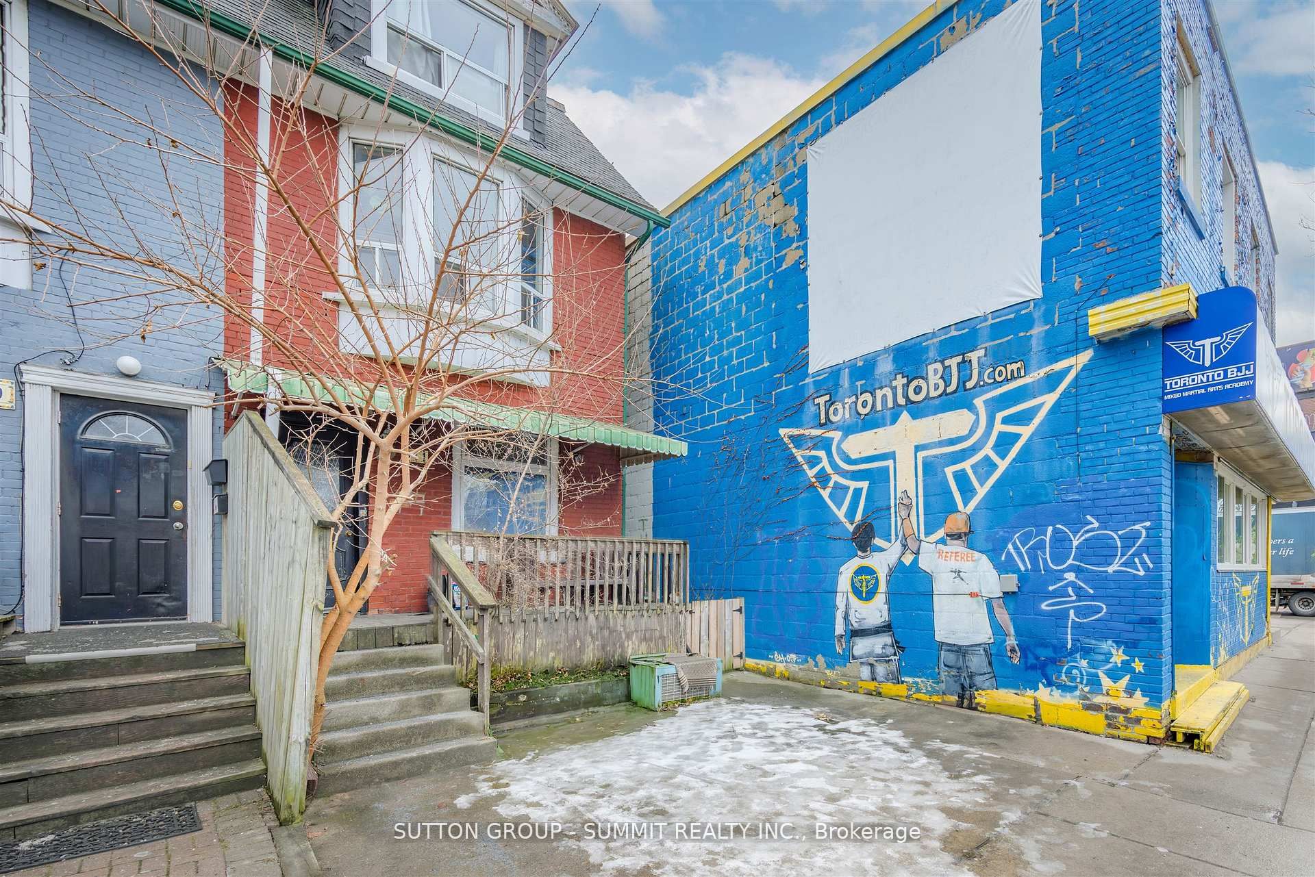 811 Bloor Street W, Toronto, ON M6G 1L8 photo 3