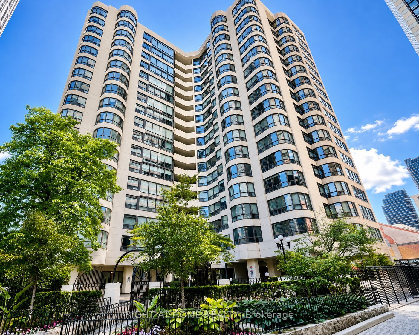 25 Maitland Street W 1001, Toronto, ON M4Y 2W1