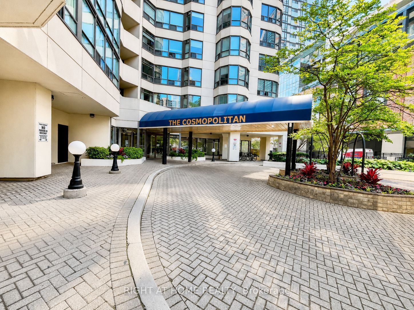 25 Maitland Street W 1001, Toronto, ON M4Y 2W1 photo 3