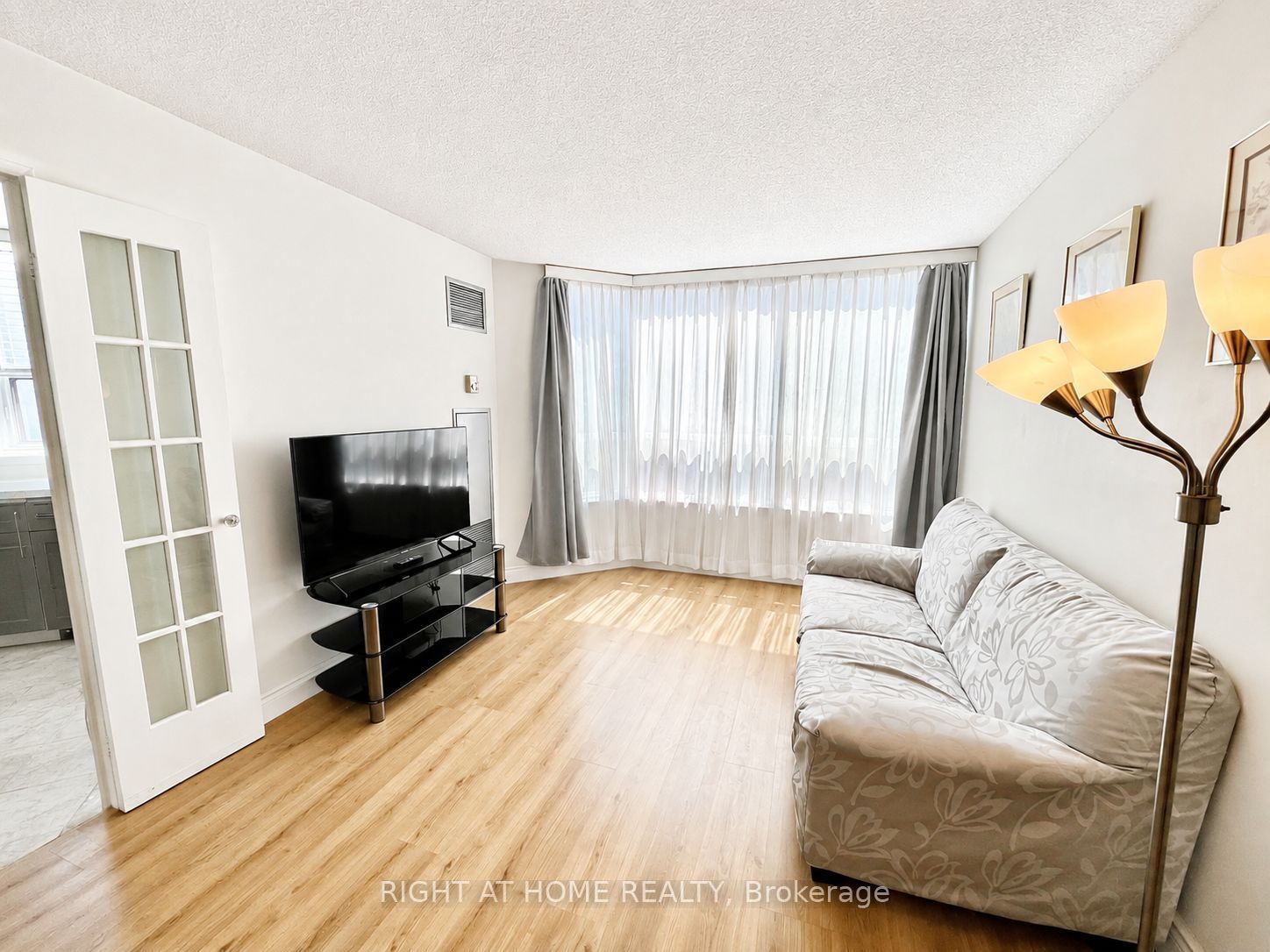 25 Maitland Street W 1001, Toronto, ON M4Y 2W1 photo 5