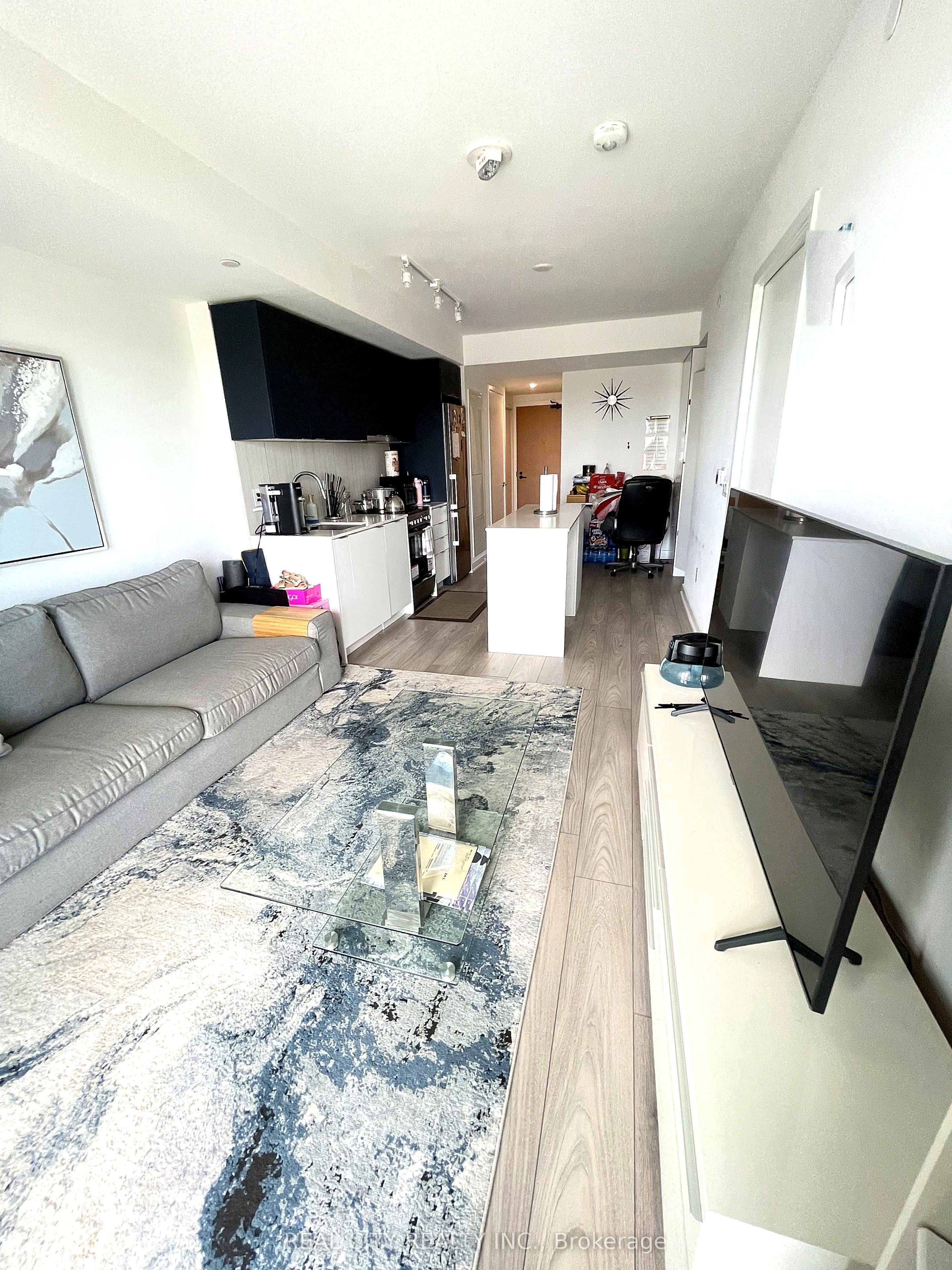 8 Tippett Road 808, Toronto, ON M3H 0E7 photo 2