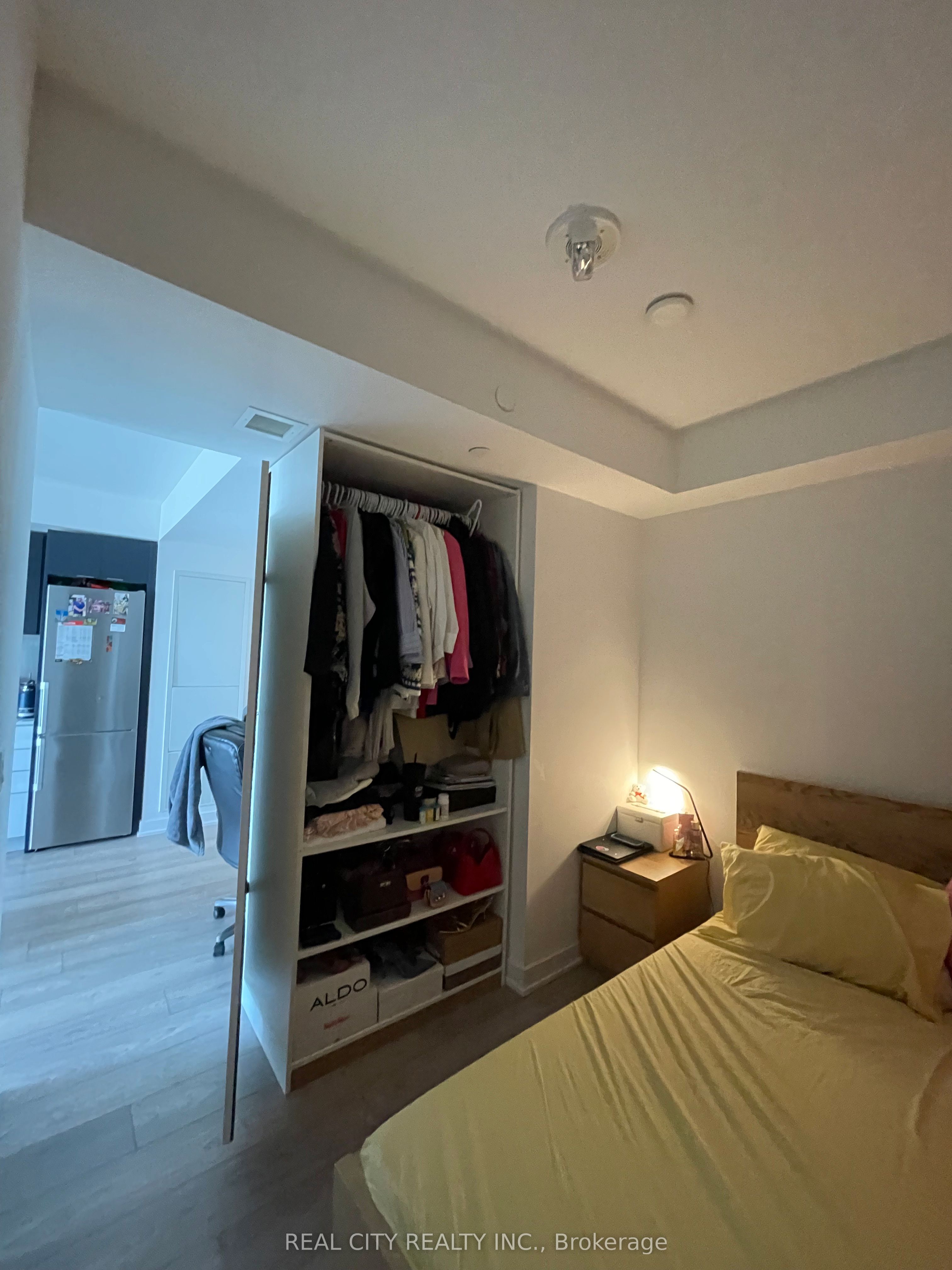8 Tippett Road 808, Toronto, ON M3H 0E7 photo 4
