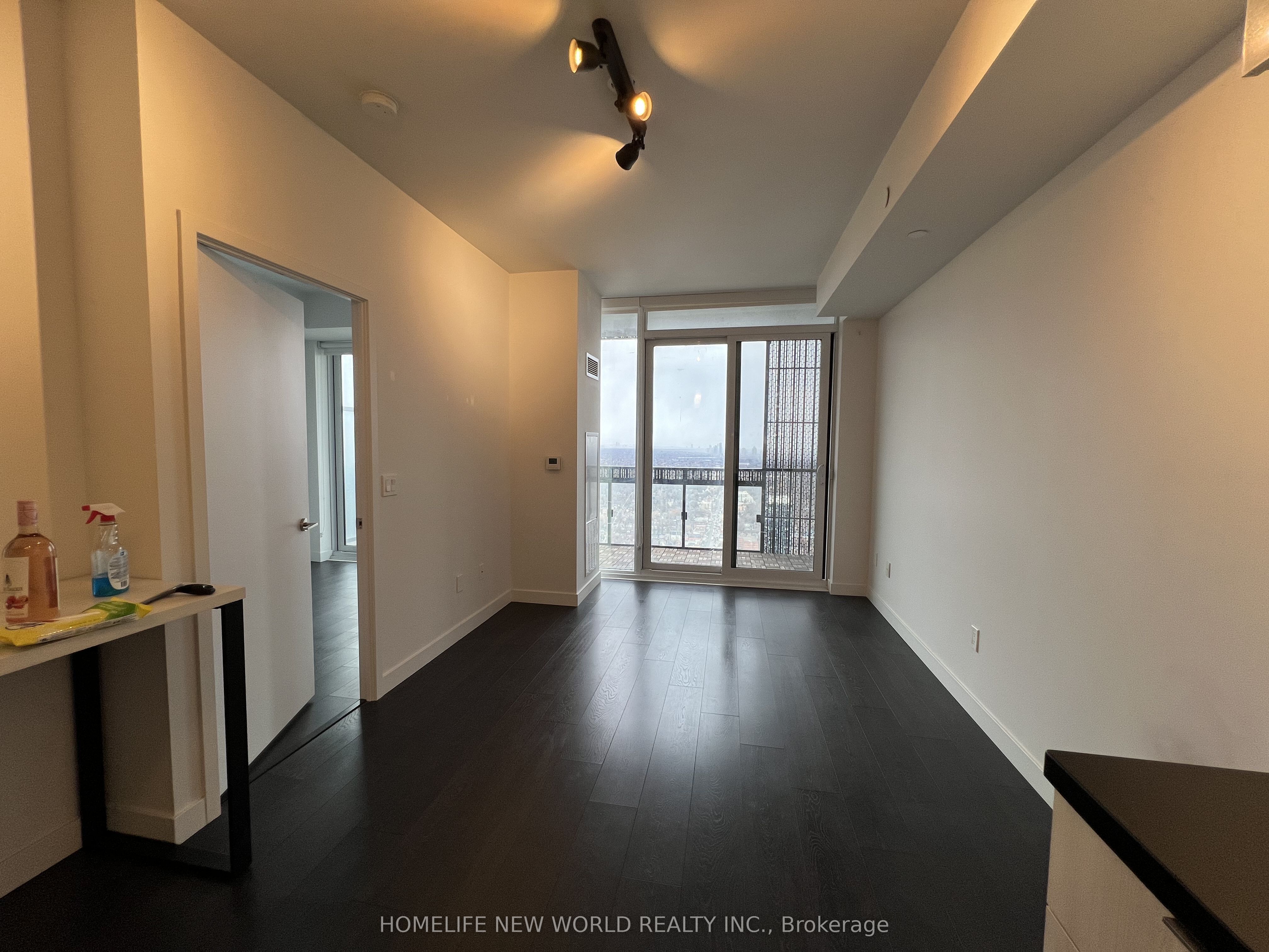 8 Eglinton Avenue E 4806, Toronto, ON M4P 0C1 photo 4