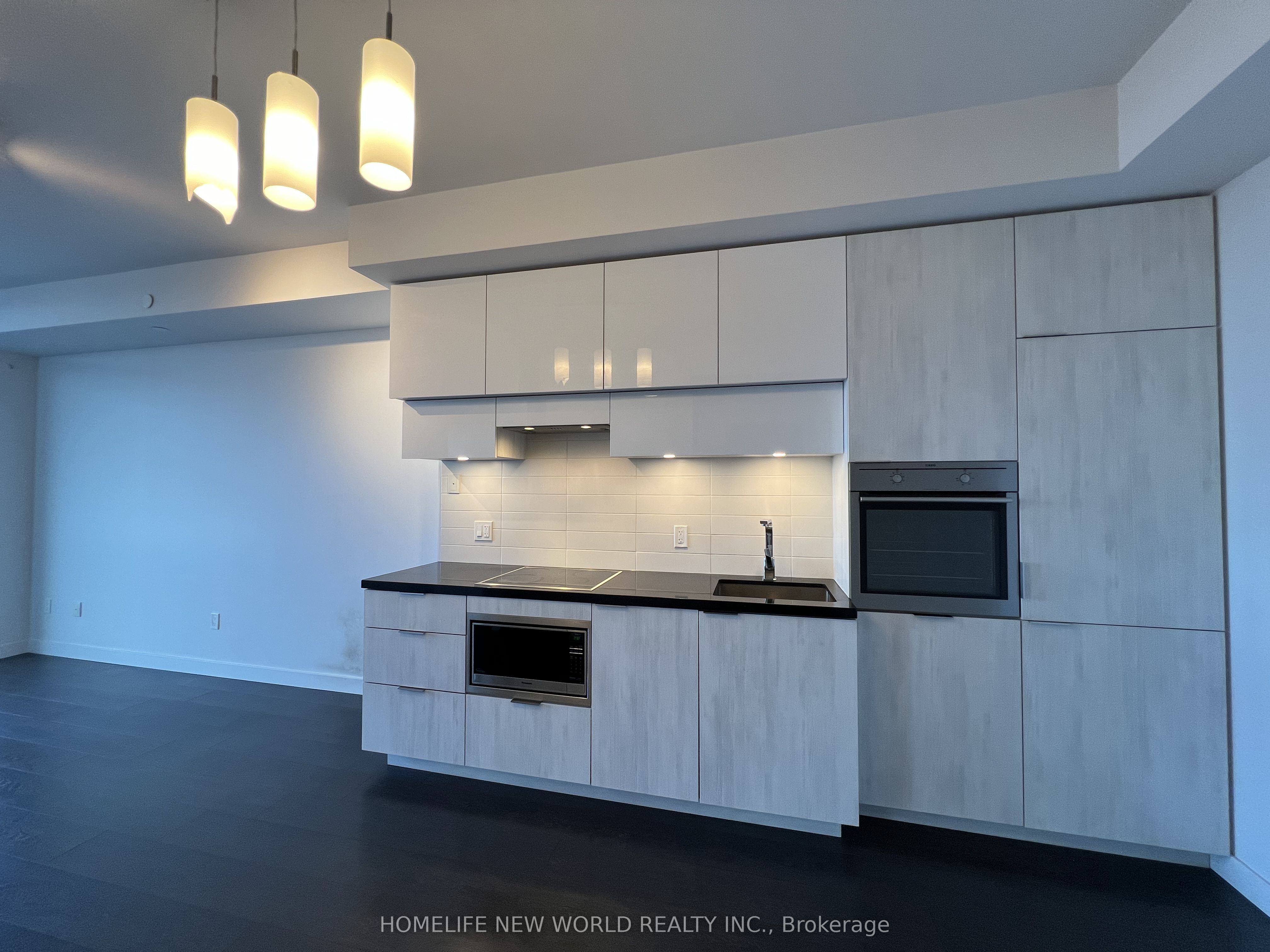 8 Eglinton Avenue E 4806, Toronto, ON M4P 0C1 photo 5