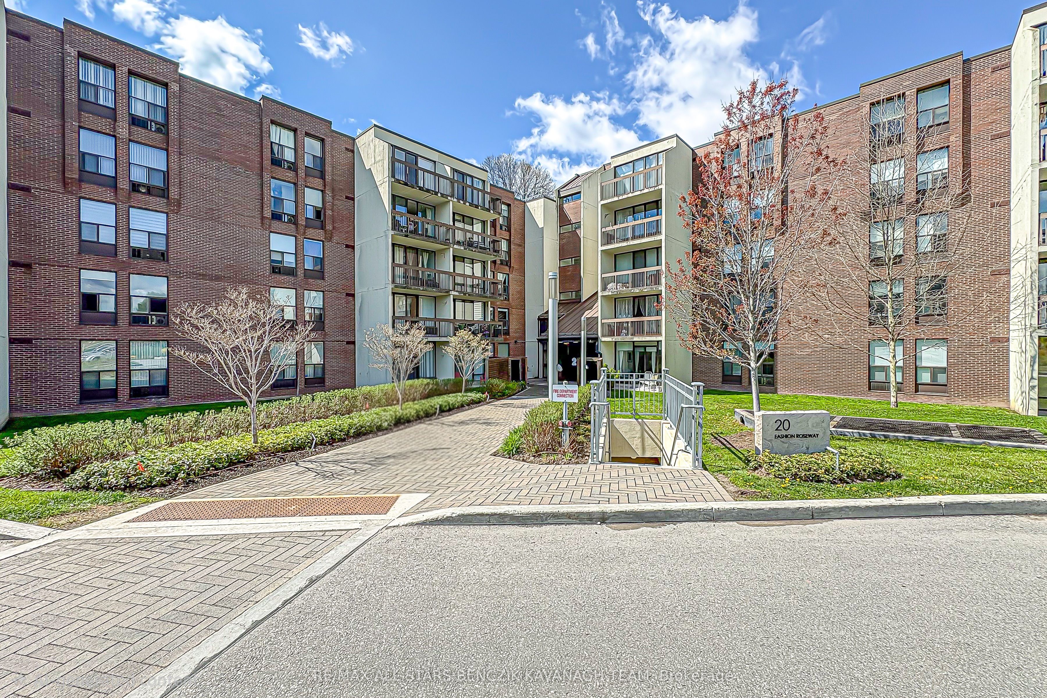 20 Fashion Roseway 408, Toronto, ON M2N 6B5
